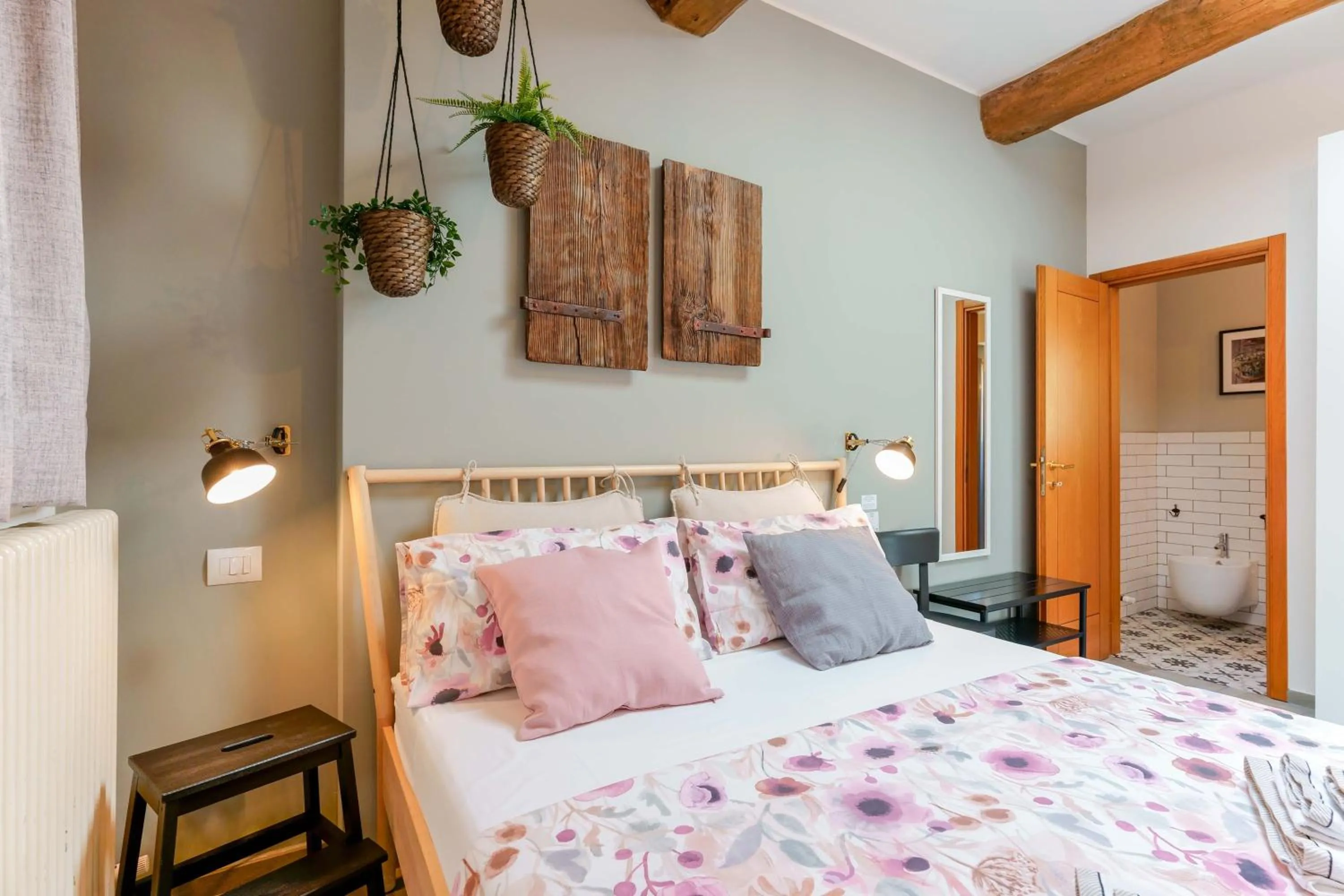 Photo of the whole room, Bed in B&B Il Viaggio Bologna