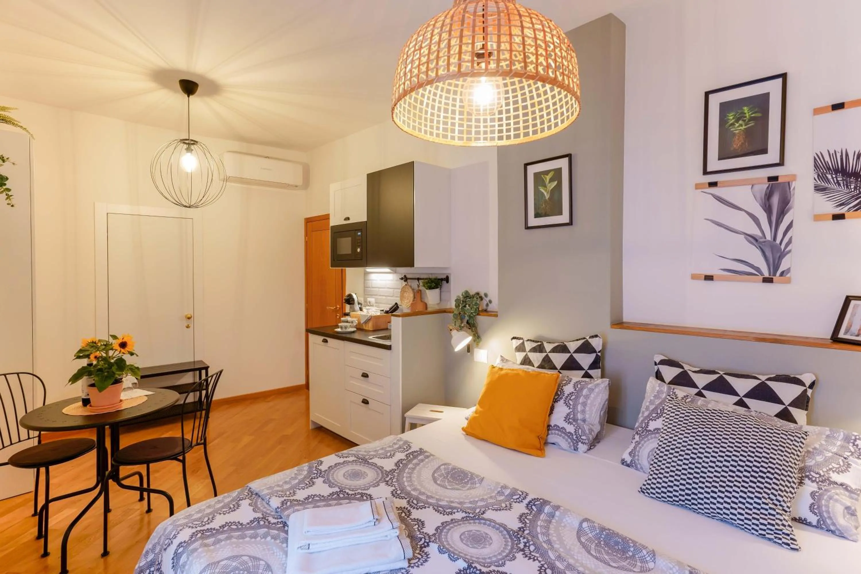 Photo of the whole room in B&B Il Viaggio Bologna