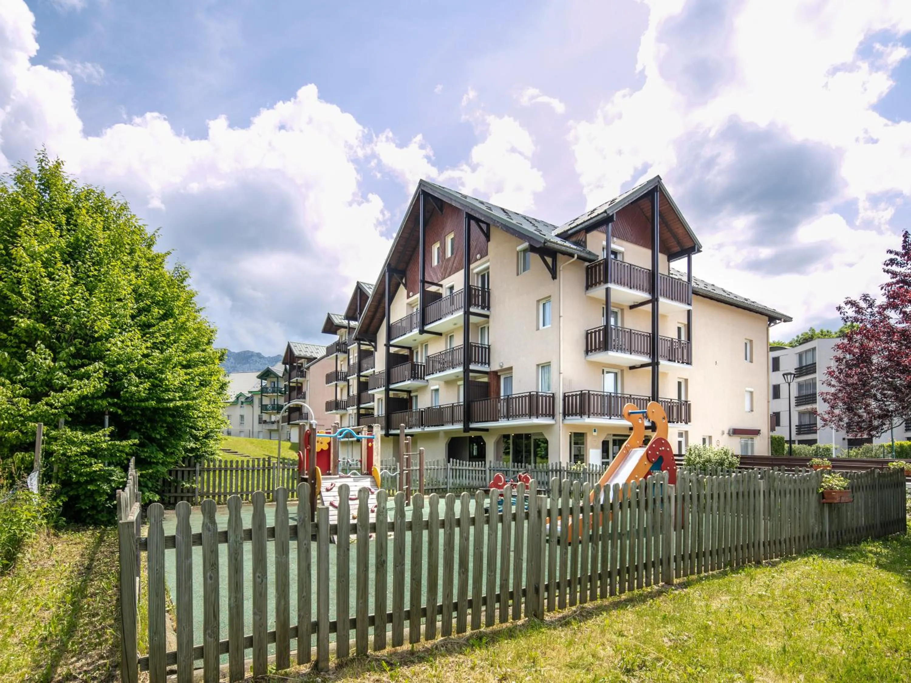 Children play ground in Vacancéole - Résidence La Croix Margot