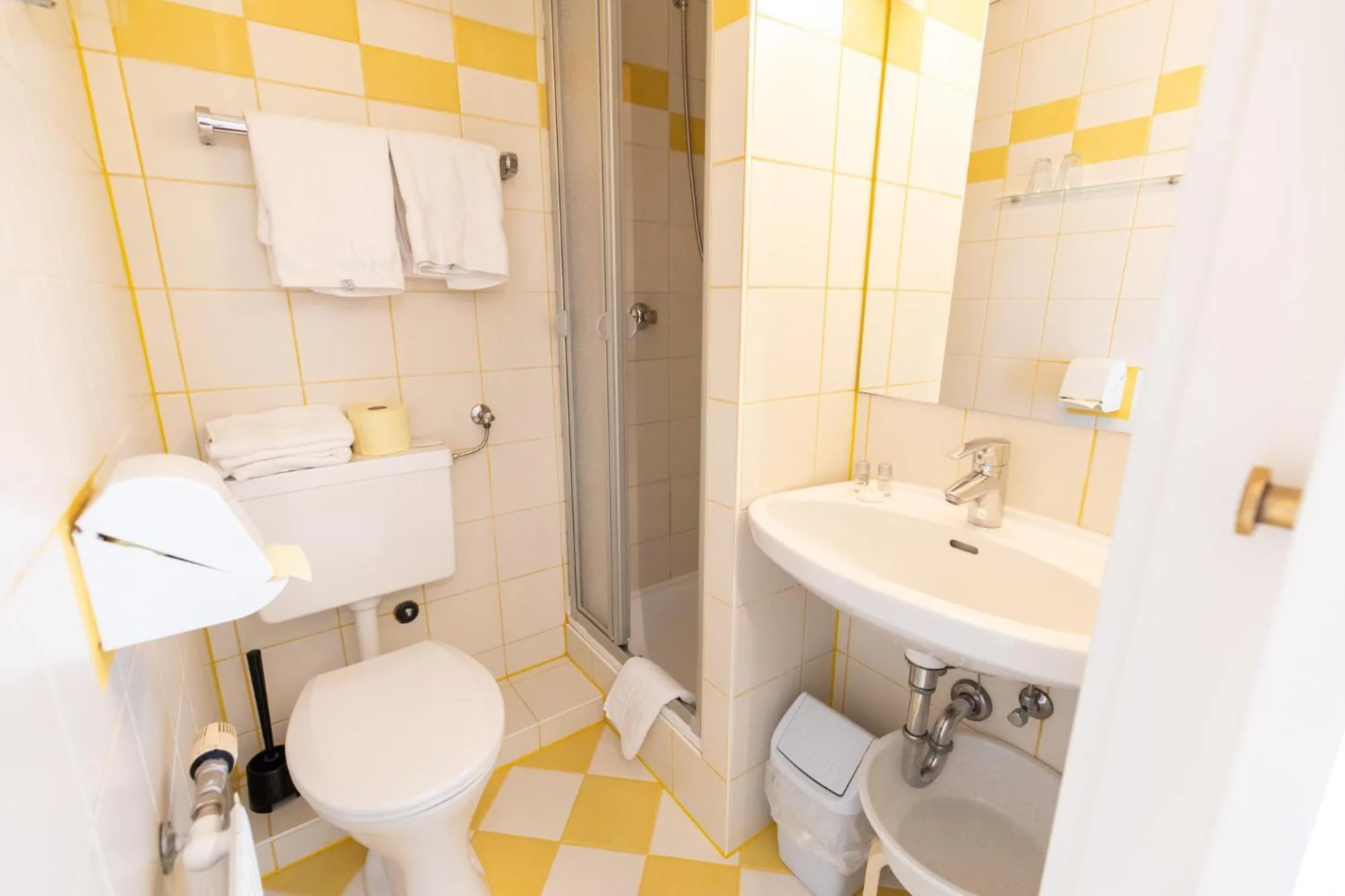 Photo of the whole room in Gästehaus Pension Ria