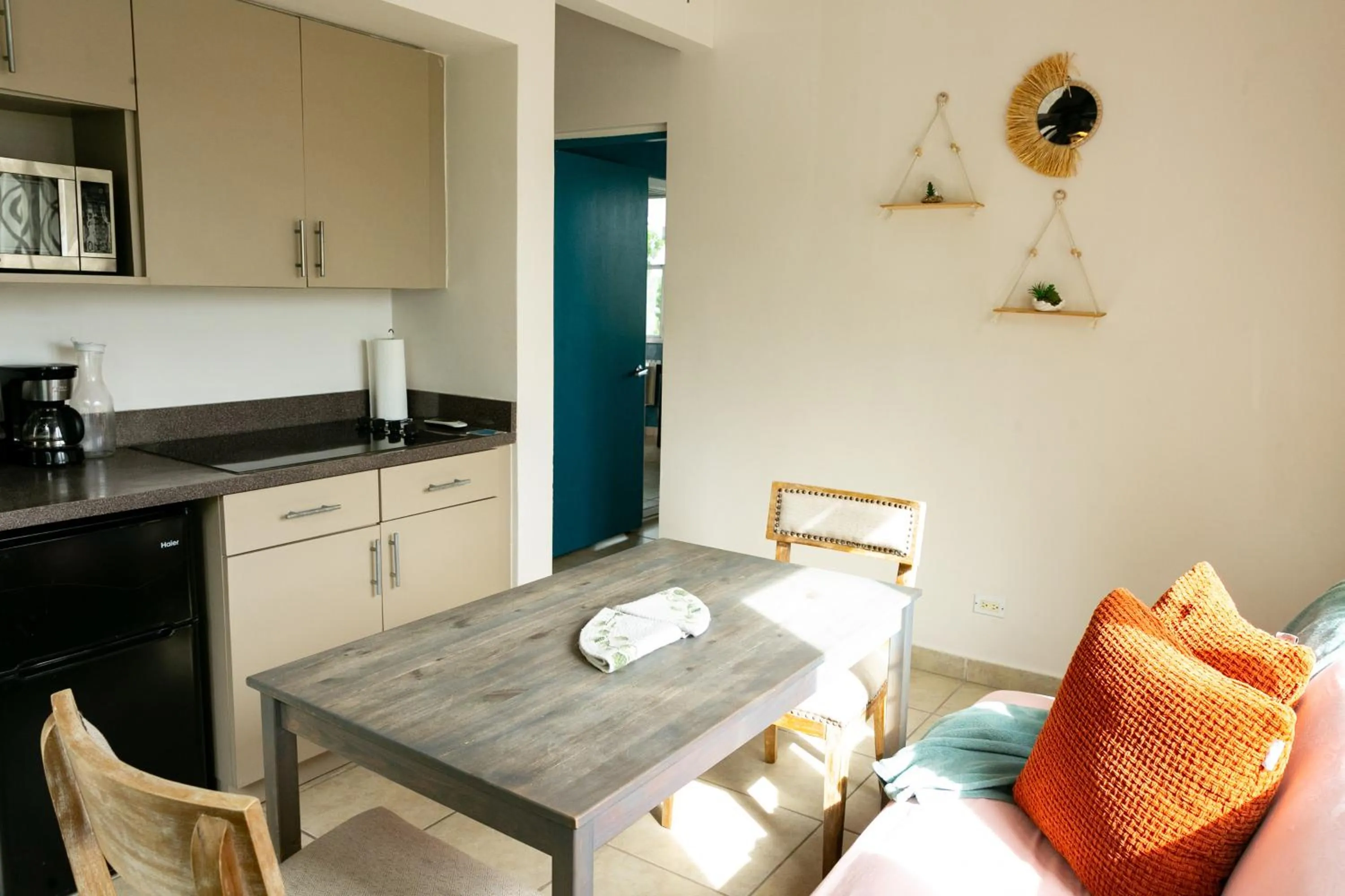 Numero Uno Beach Apartments