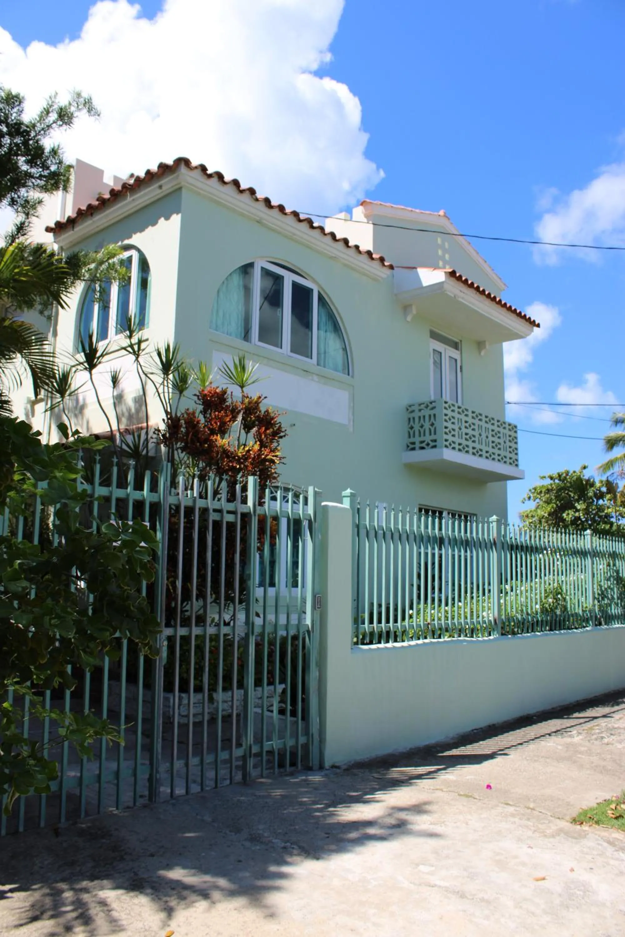 Property building in Numero Uno Beach Apartments