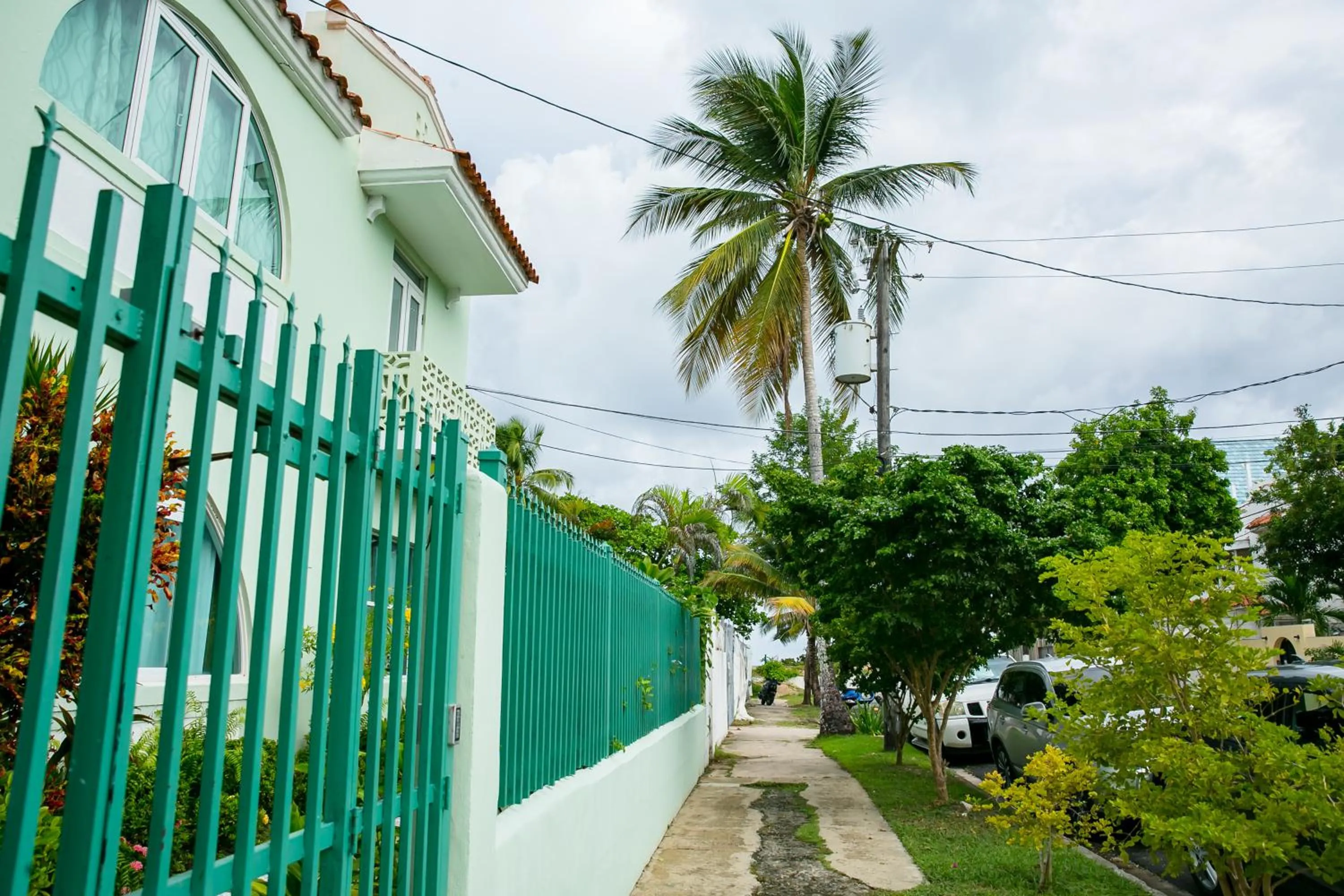 Numero Uno Beach Apartments