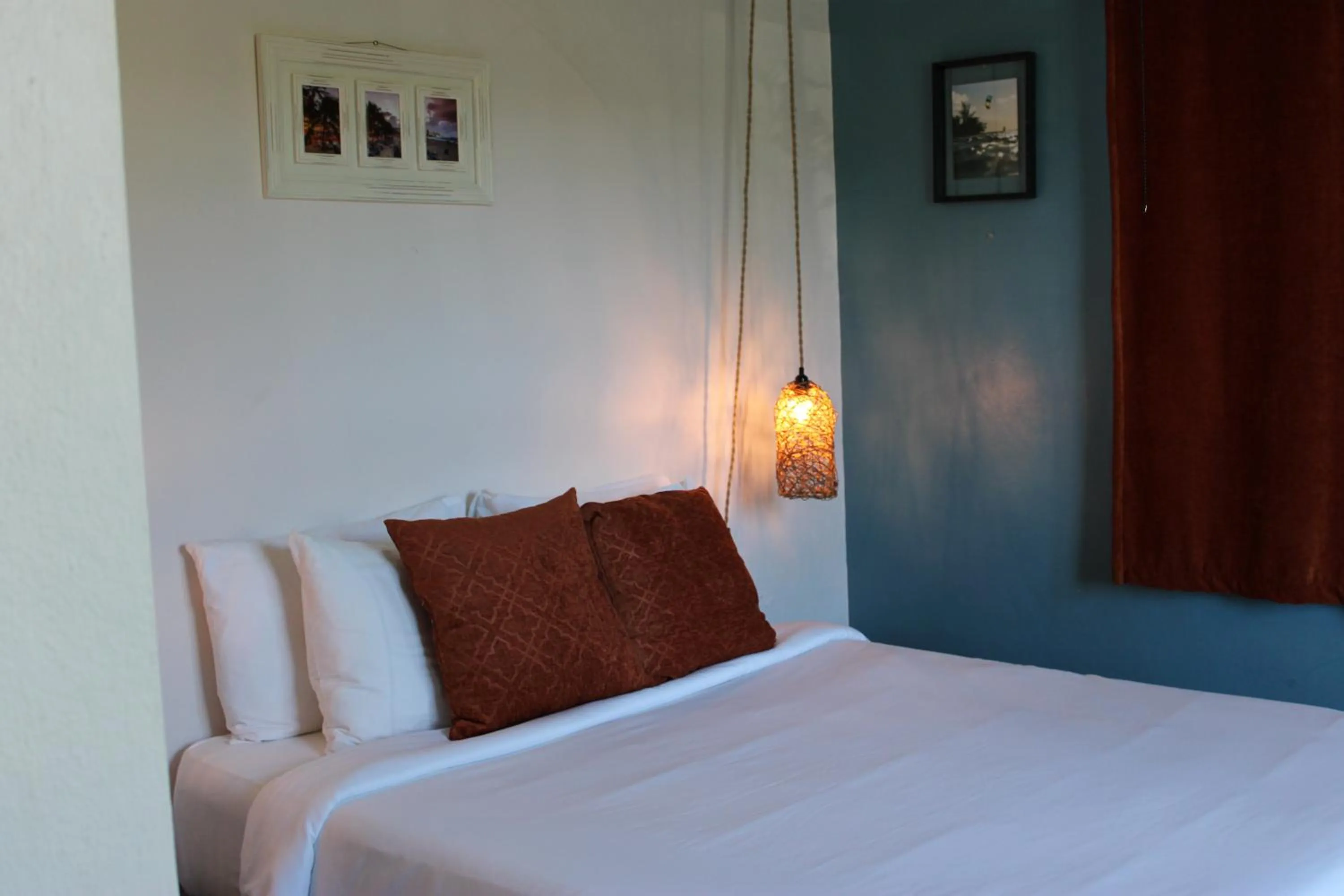 Bedroom, Bed in Numero Uno Beach Apartments