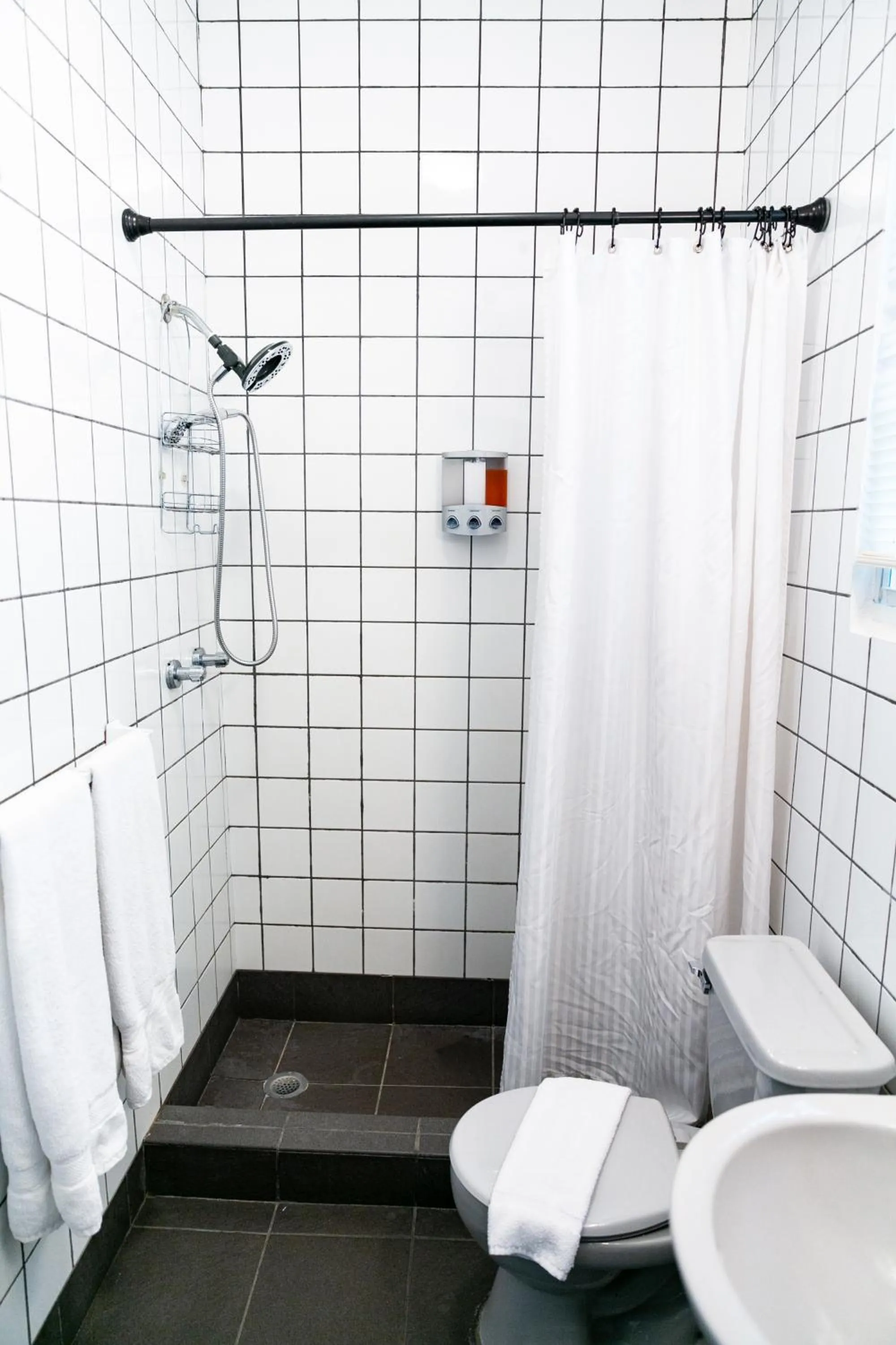 Bathroom in Numero Uno Beach Apartments