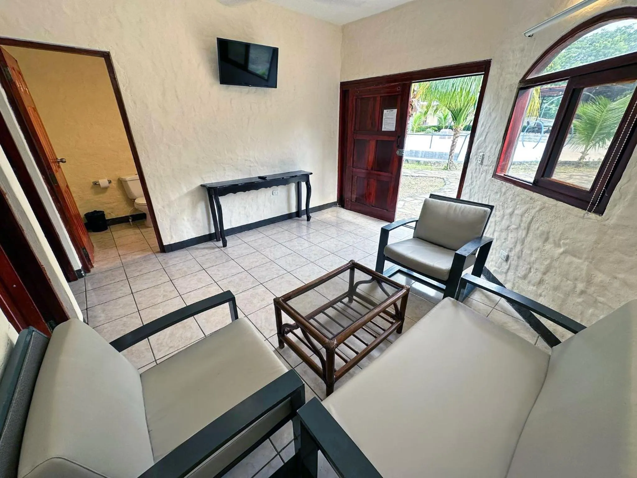 Living room in Surf Ranch Hotel & Resort