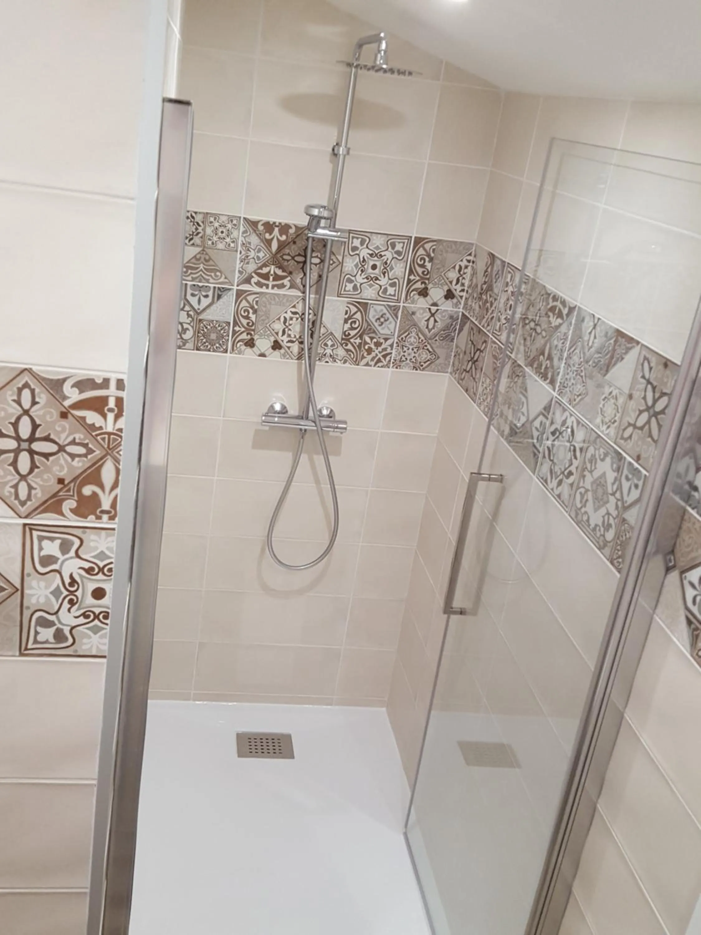 Shower in Chez Alexandra