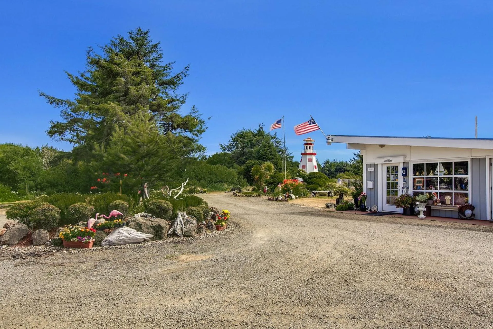 Property building in Beachwood Condos & Resort