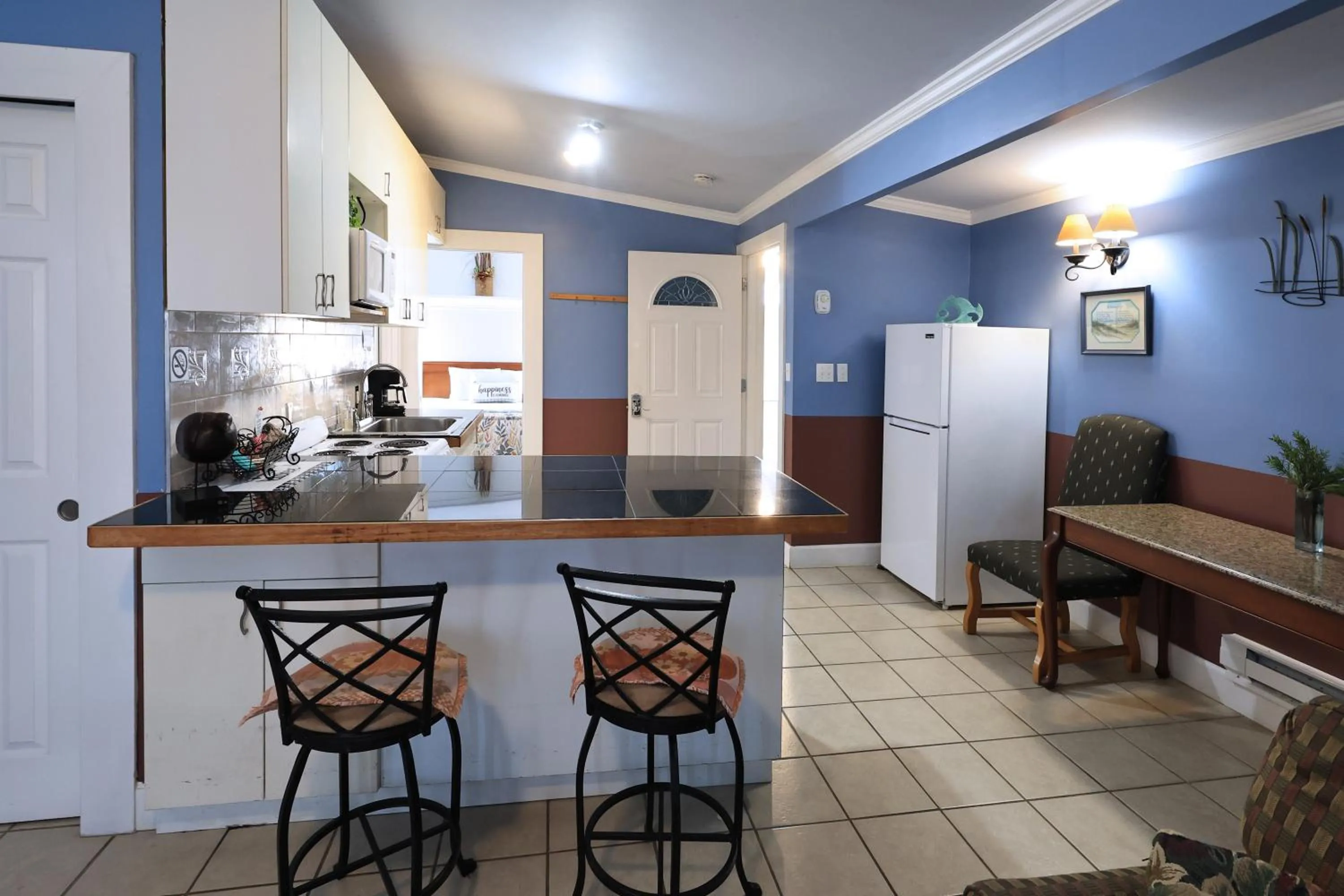 Kitchen or kitchenette in Beachwood Condos & Resort