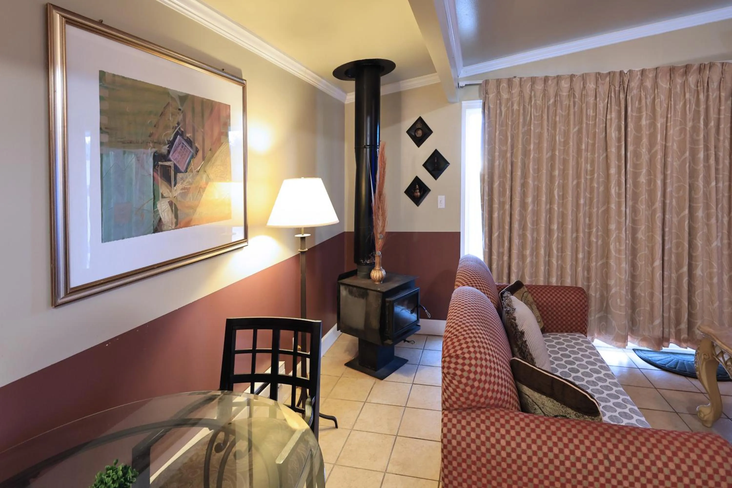 Seating area, Bed in Beachwood Condos & Resort