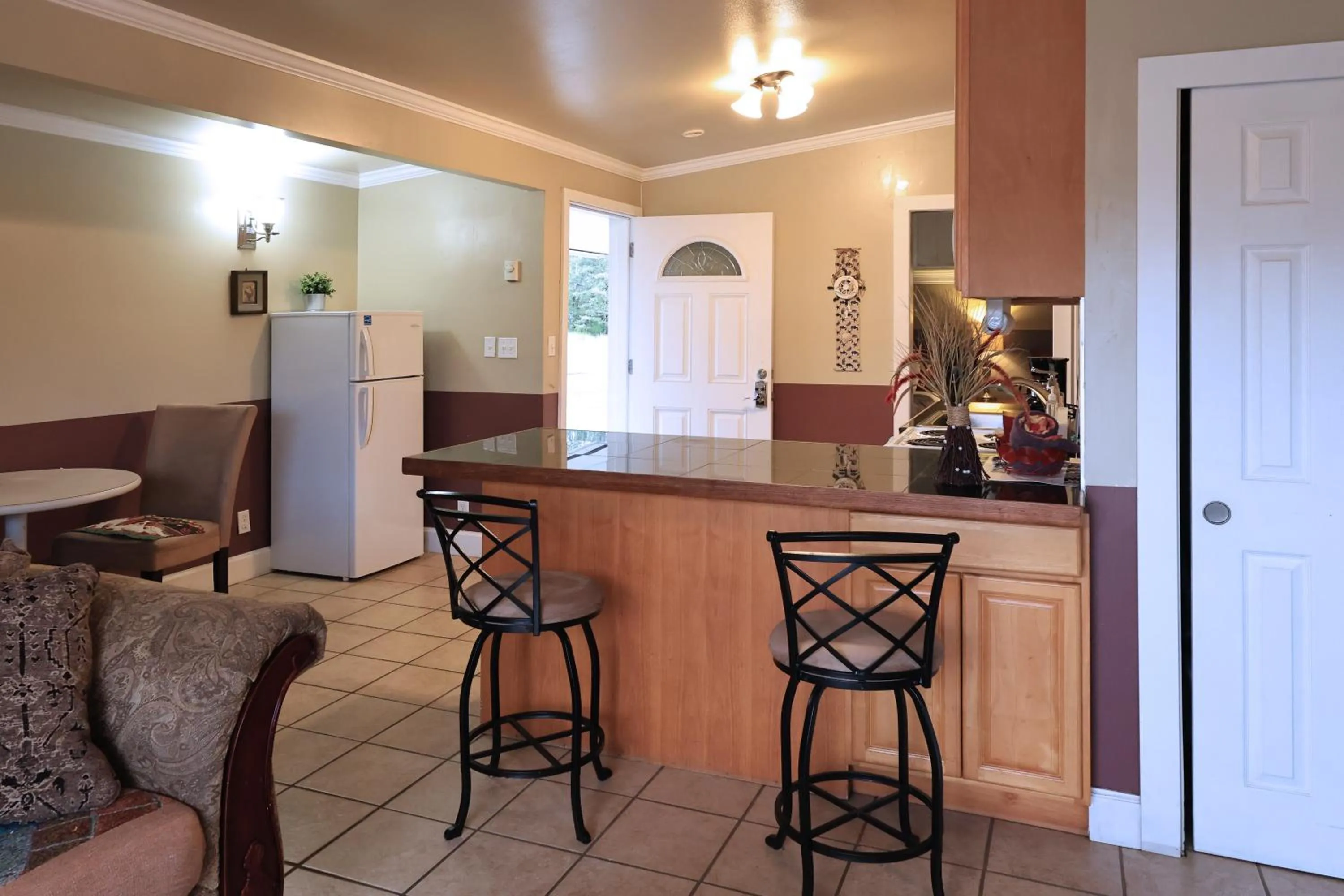 Seating area in Beachwood Condos & Resort