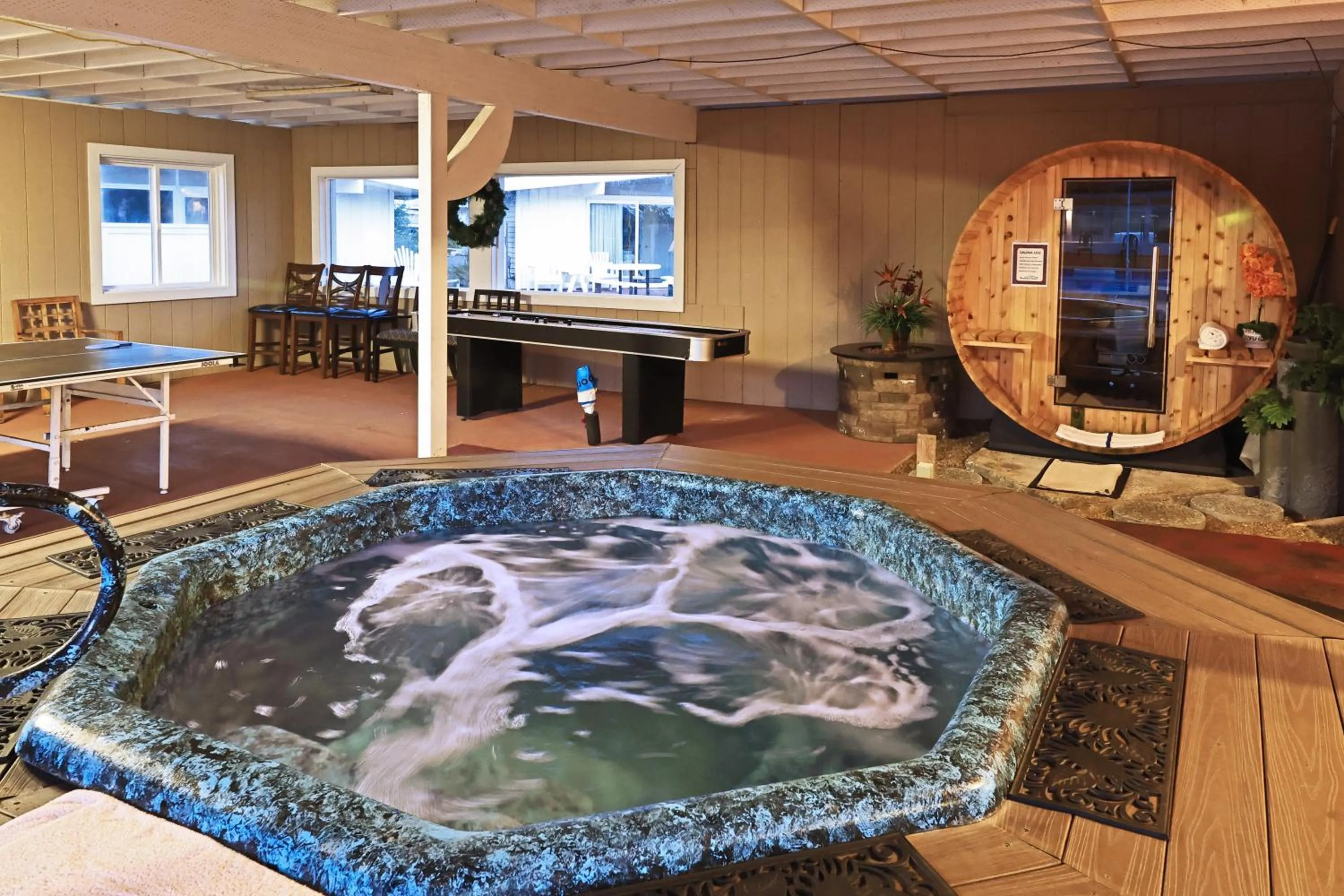 Hot Tub in Beachwood Condos & Resort