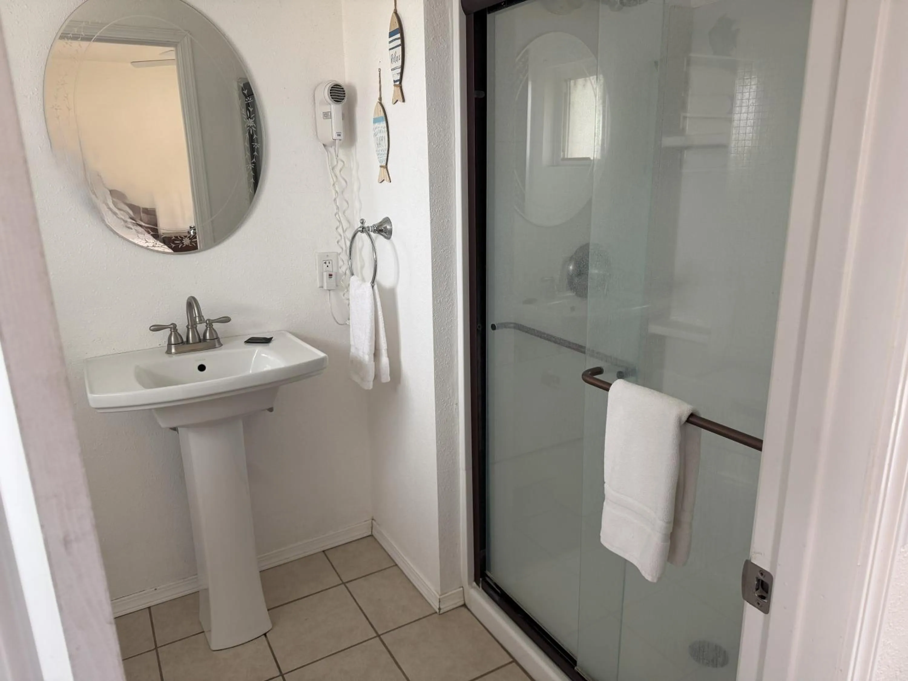 Shower in Lakeshore Lodge