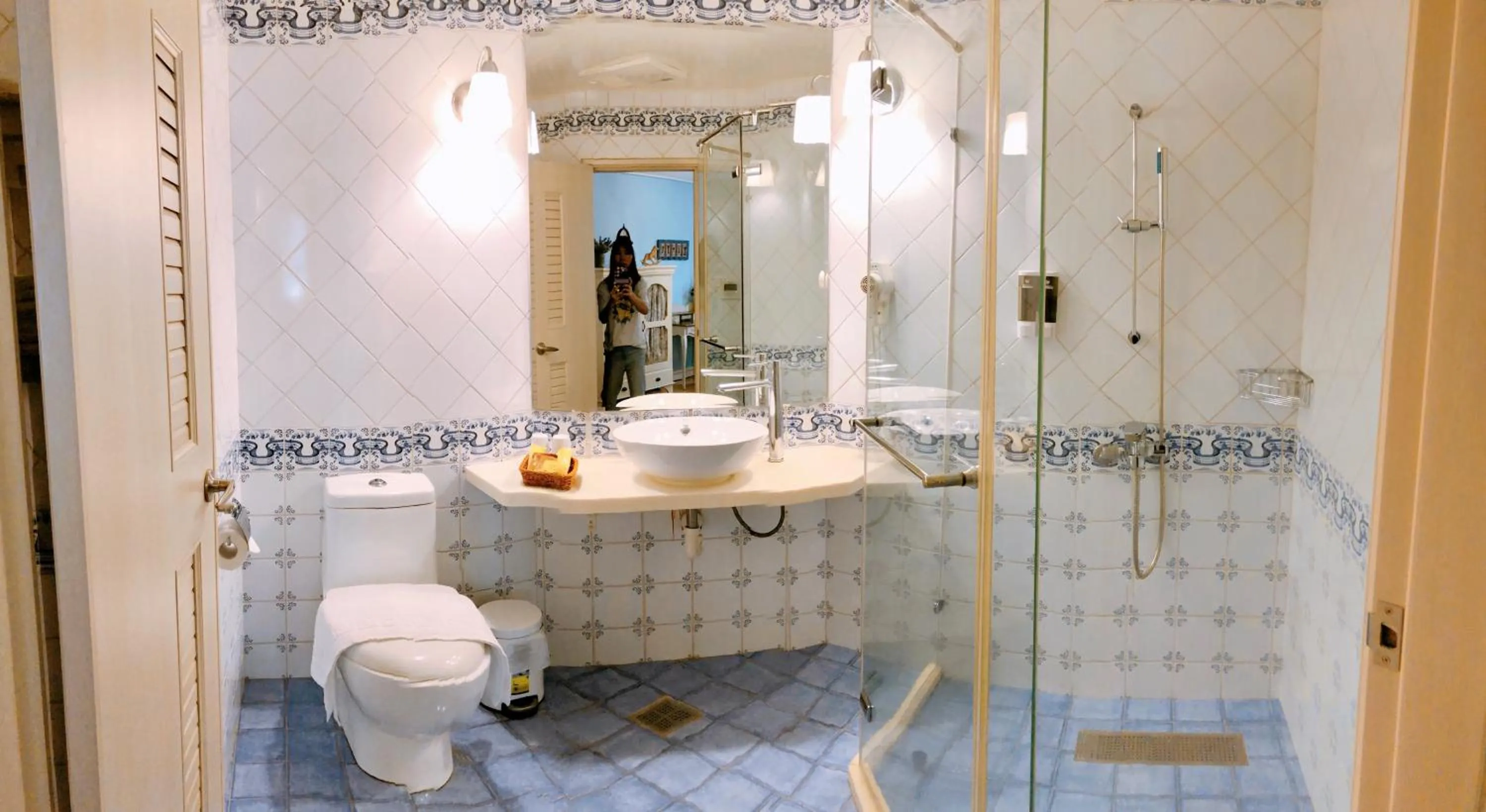 Bathroom in Fazhana Village B&B