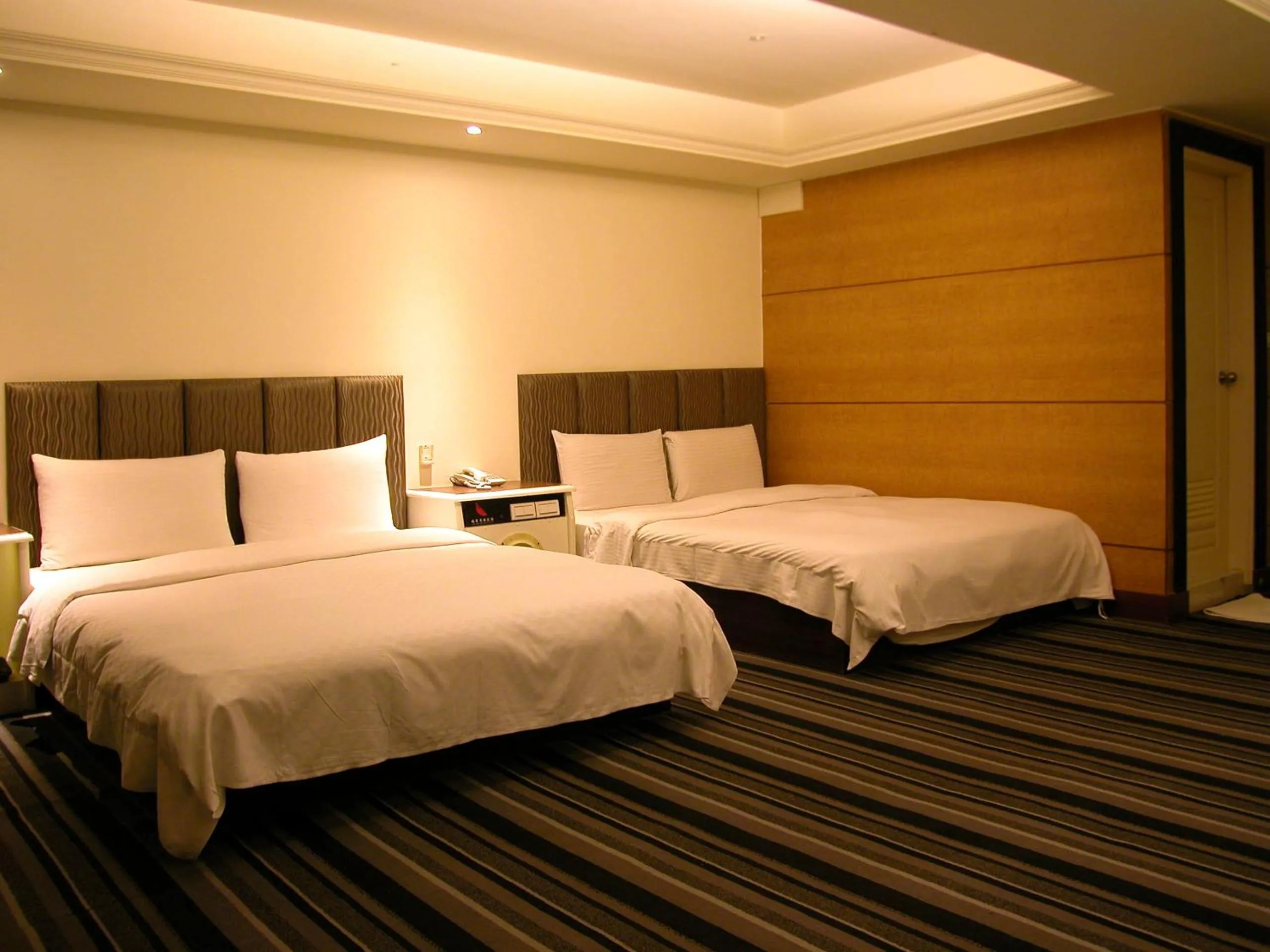 Bed in Zaw Jung Business Hotel