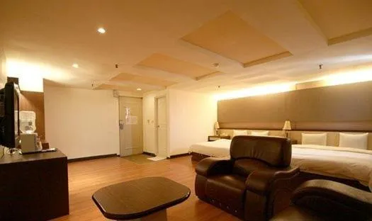 Photo of the whole room, Bed in Zaw Jung Business Hotel