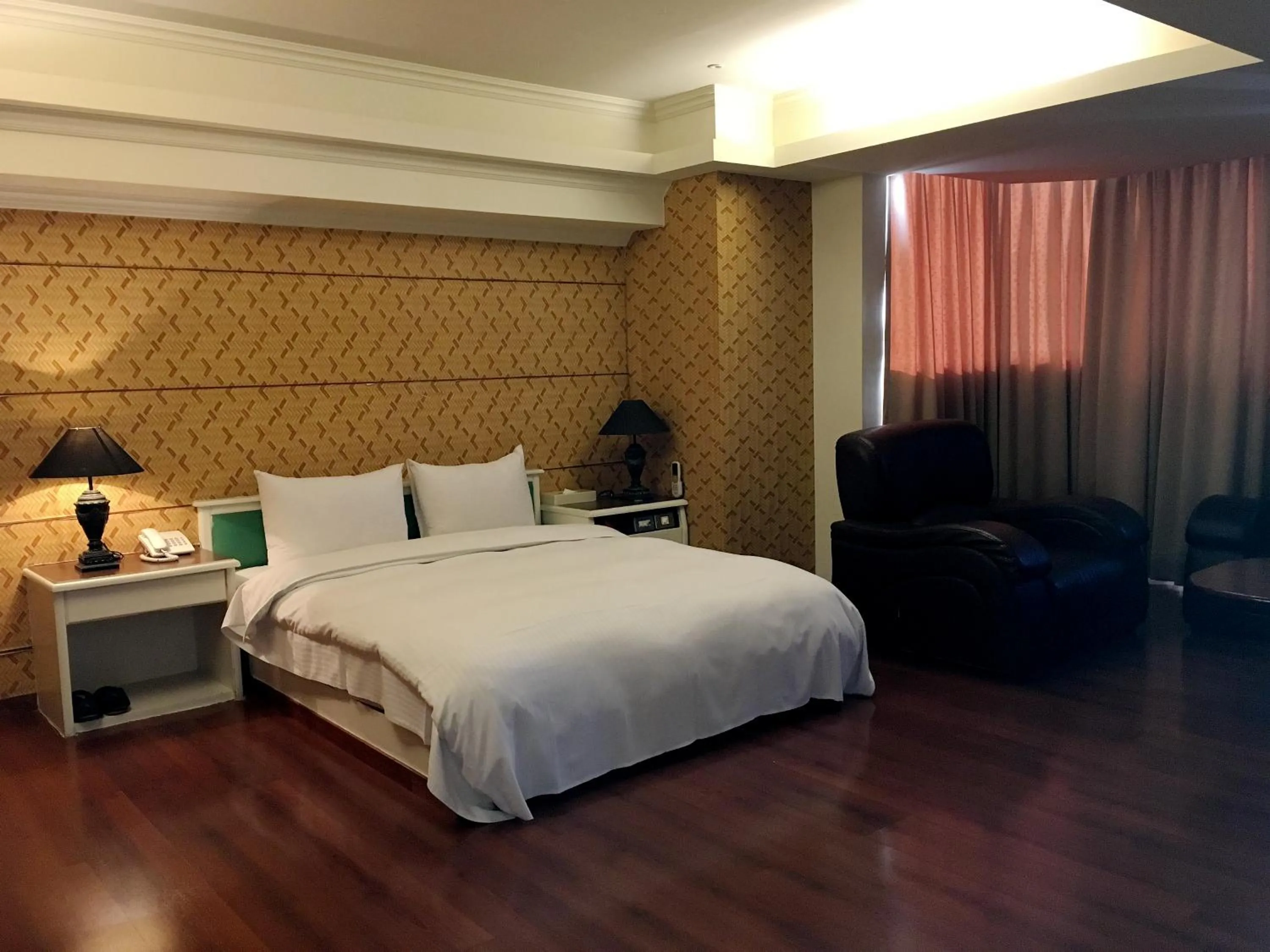 Bed in Zaw Jung Business Hotel