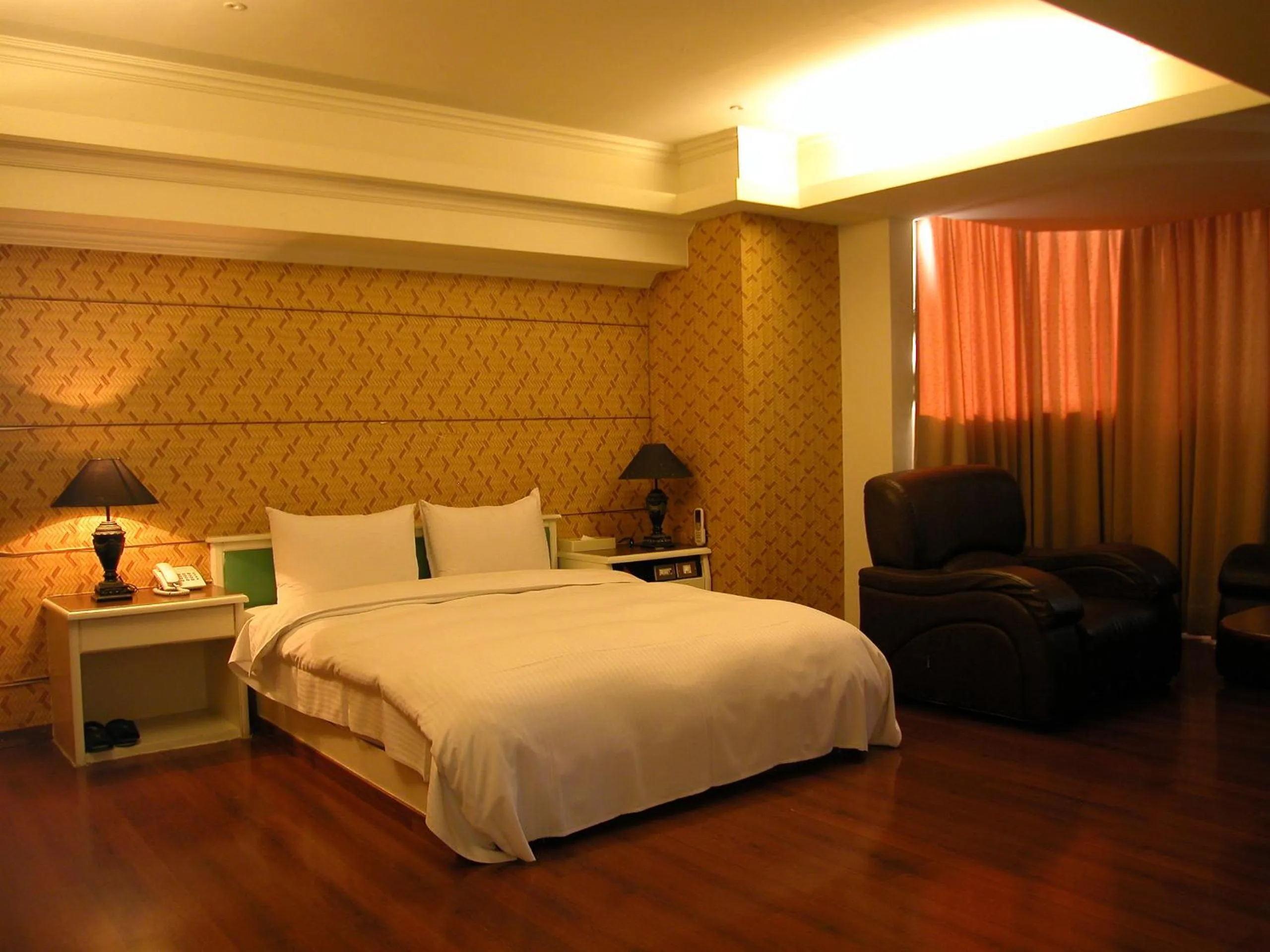 Bed in Zaw Jung Business Hotel