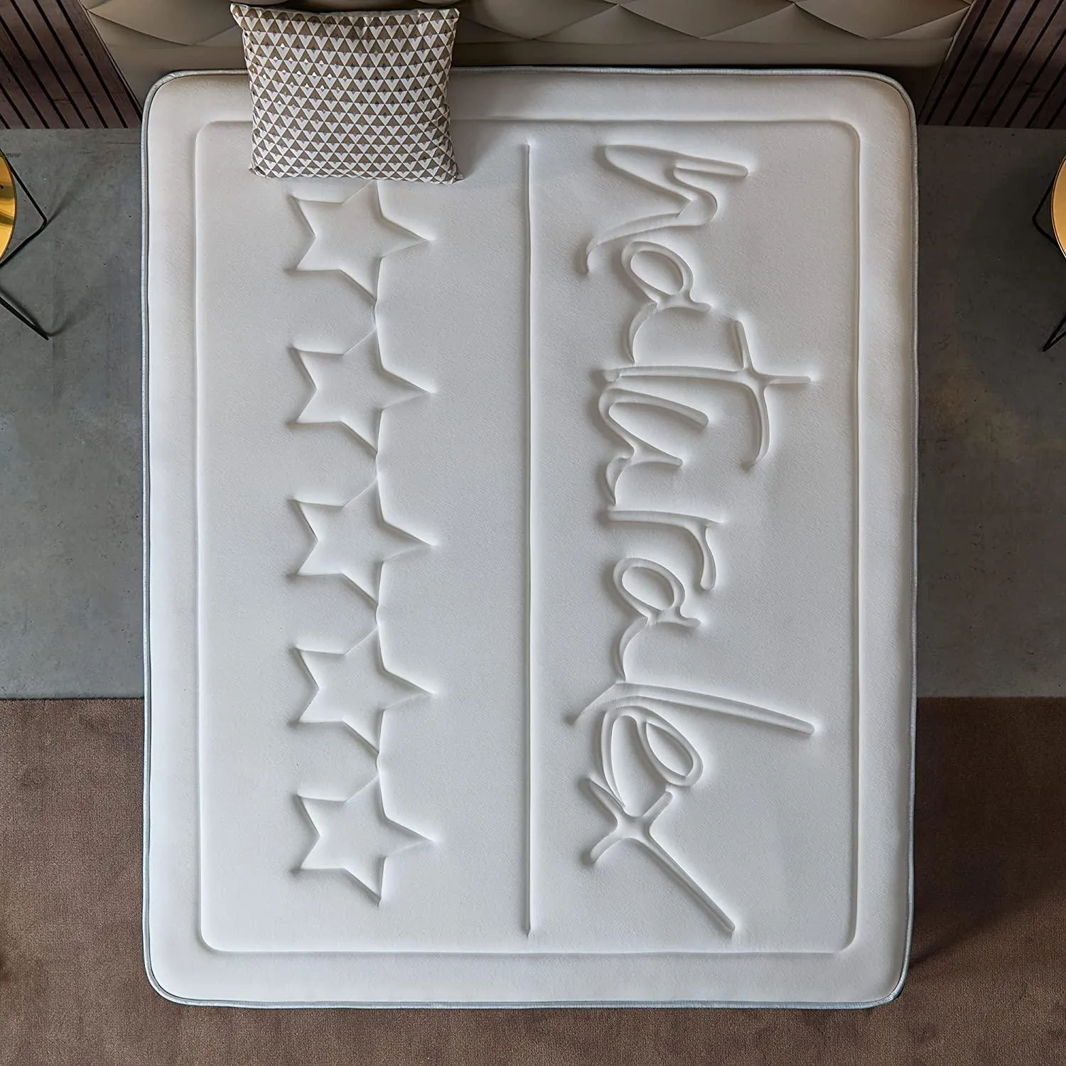 Bed in Hotel Eulenspiegel - Das Erlebnishotel in Riesa