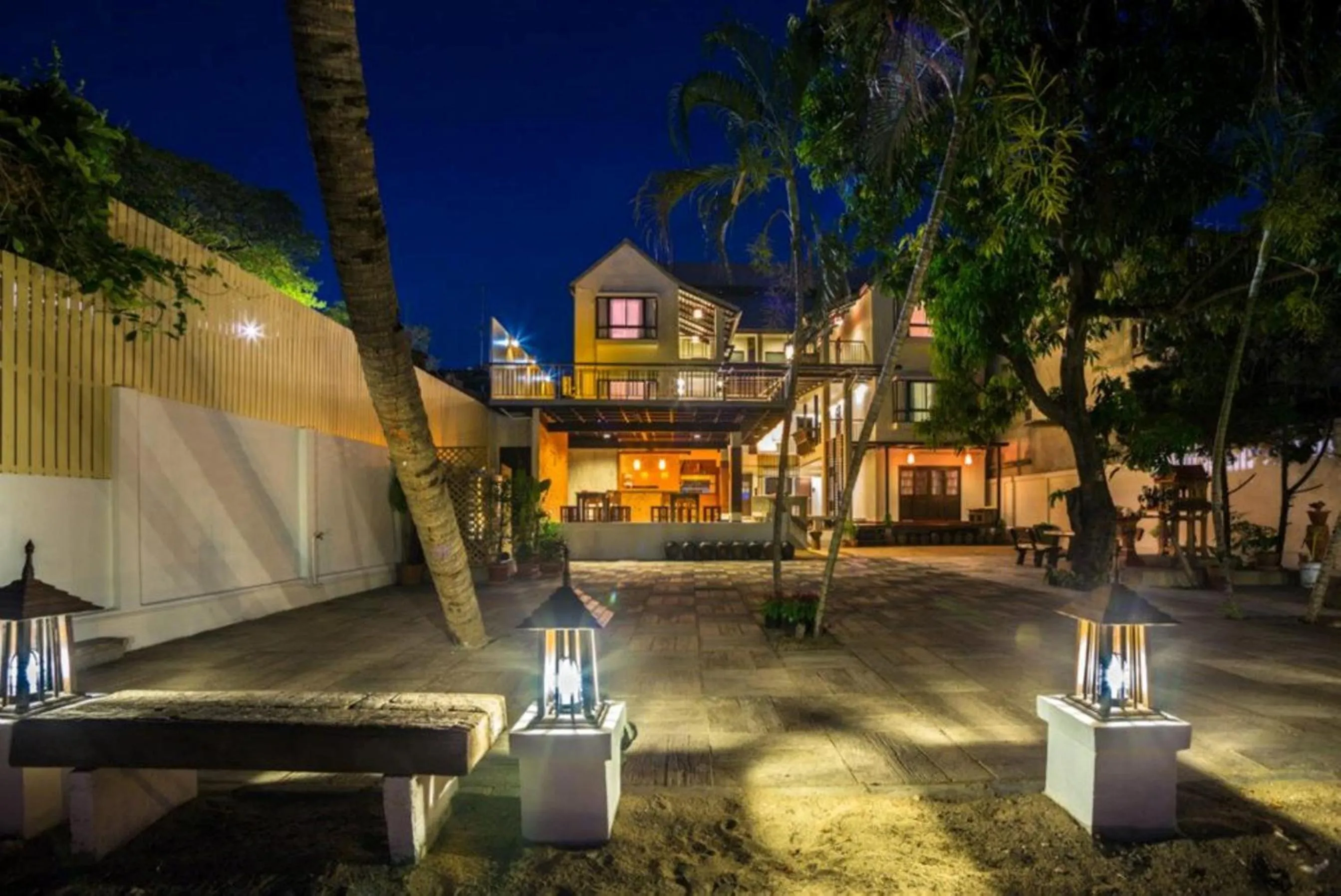 Facade/entrance in Baan Ing Ping