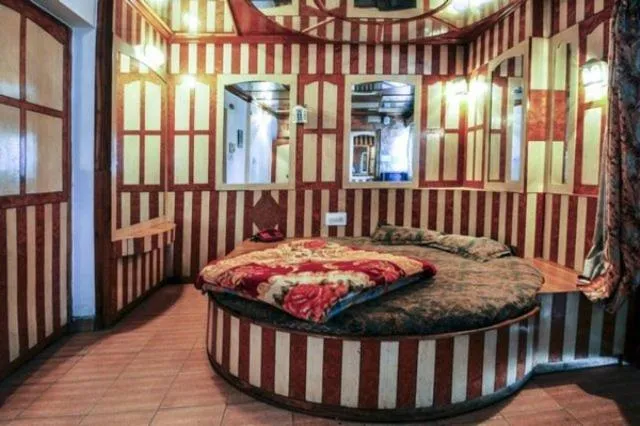 Bed in Hotel Gulmarg Regency