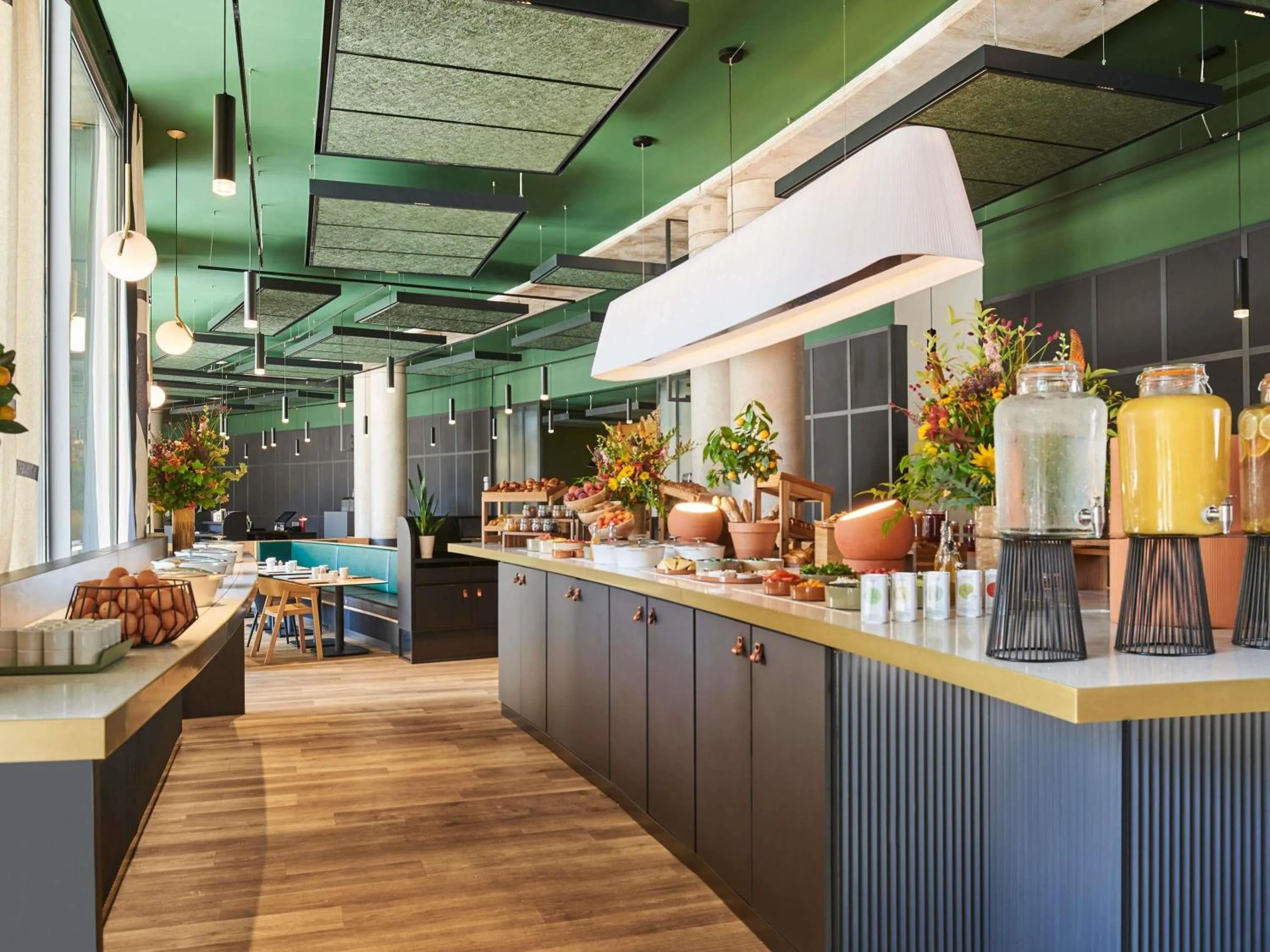 Restaurant/places to eat in Novotel Paris Gare De Lyon