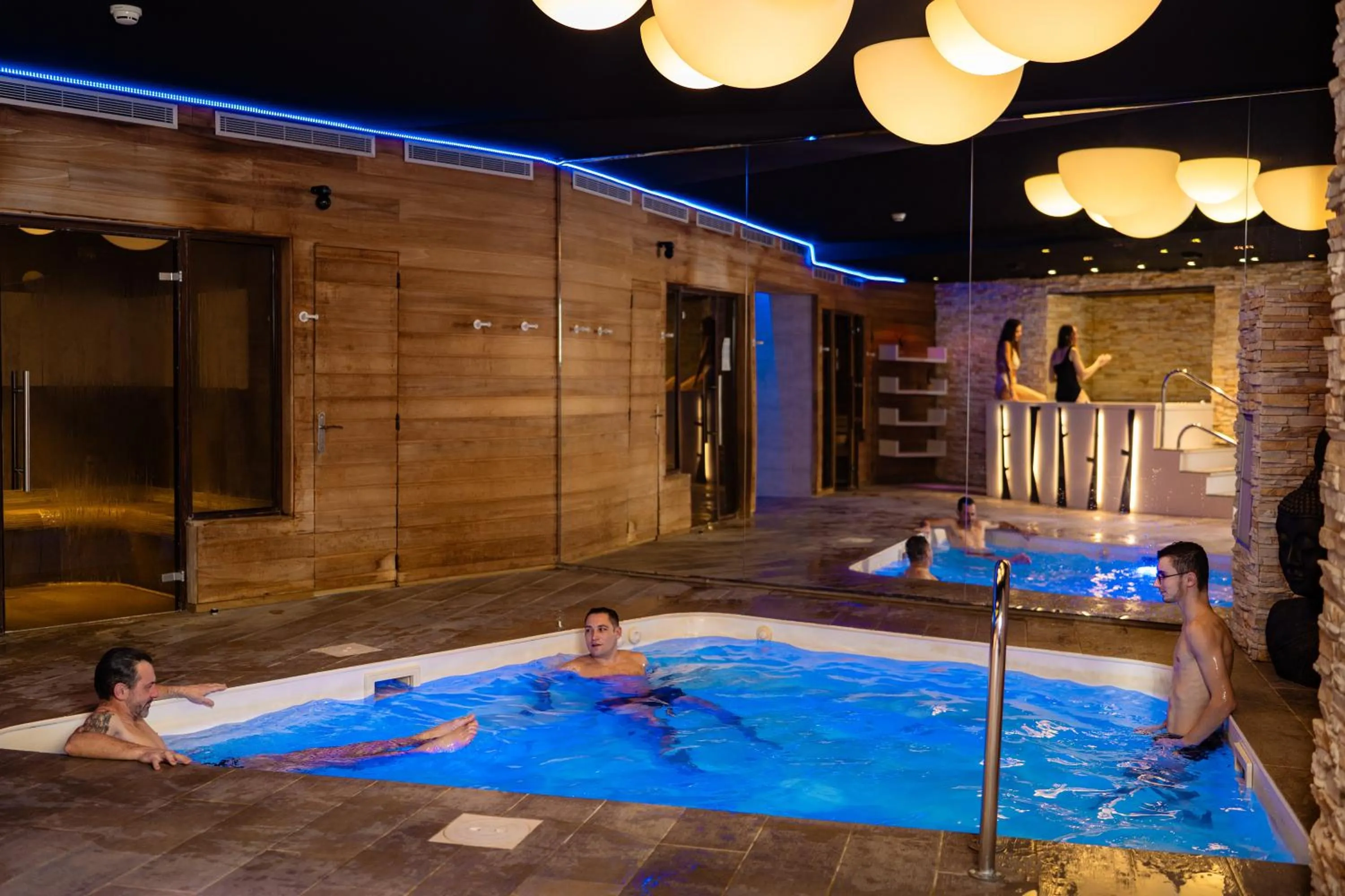 Massage in Domaine de la Forêt d'Orient, Logis Hôtel, Restaurant, Spa et Golf