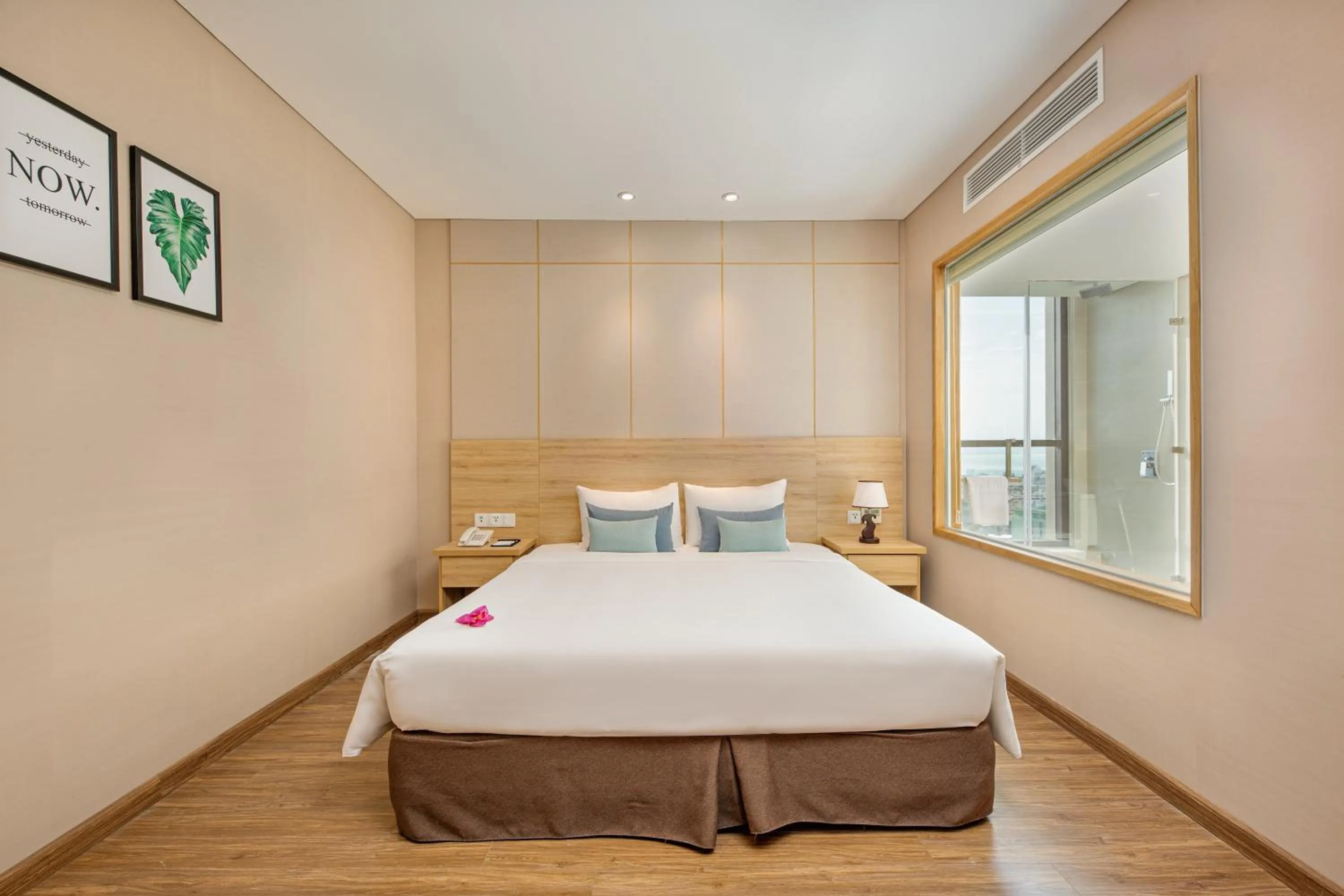Bed in G8 Luxury Hotel and Spa Da Nang