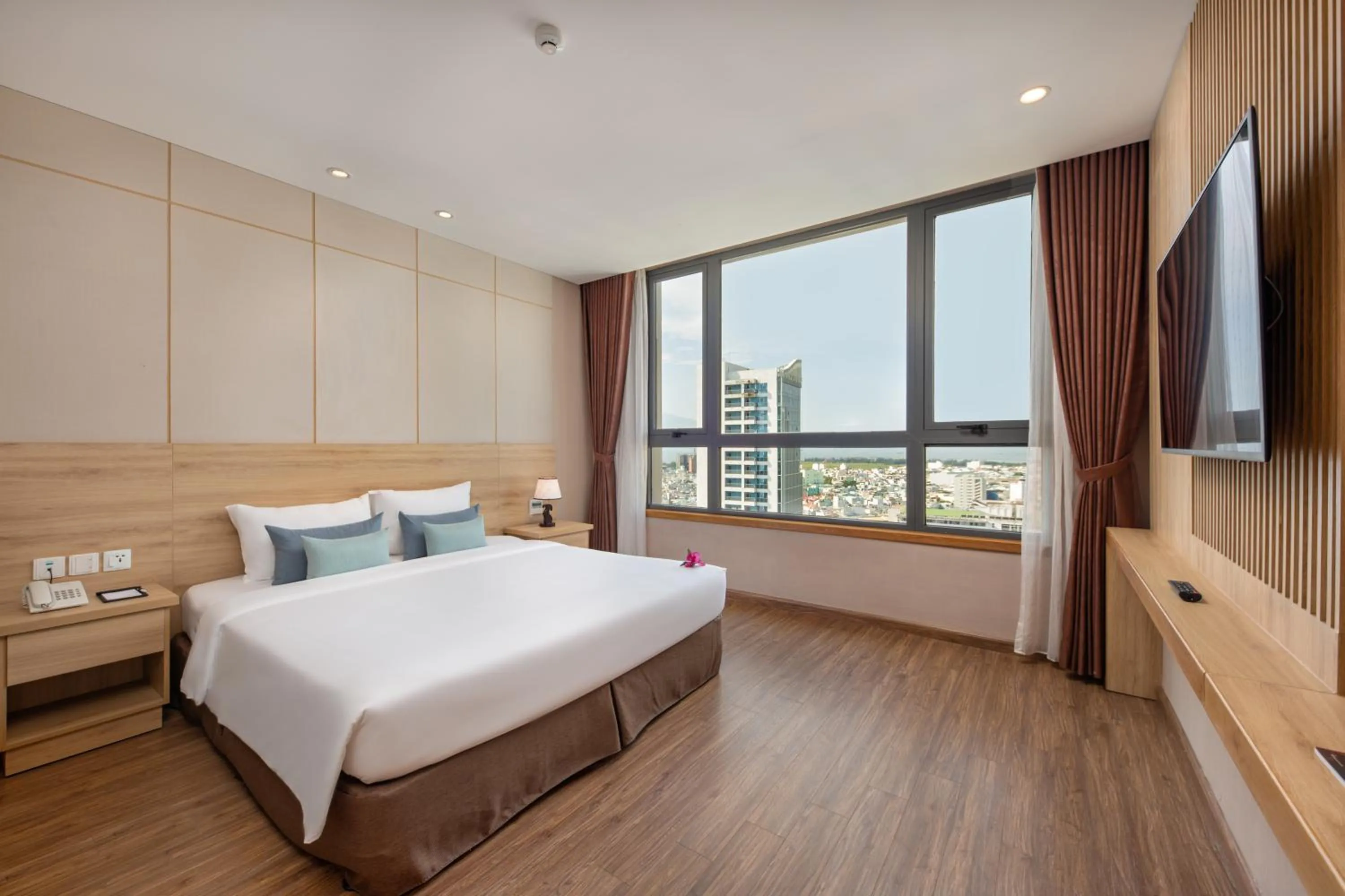 Photo of the whole room, Bed in G8 Luxury Hotel and Spa Da Nang