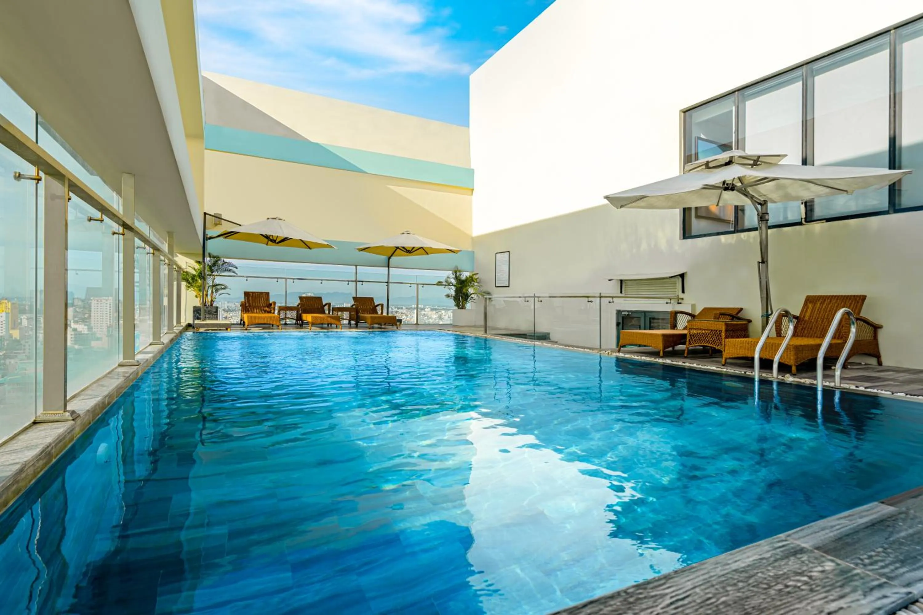 Swimming pool in G8 Luxury Hotel and Spa Da Nang