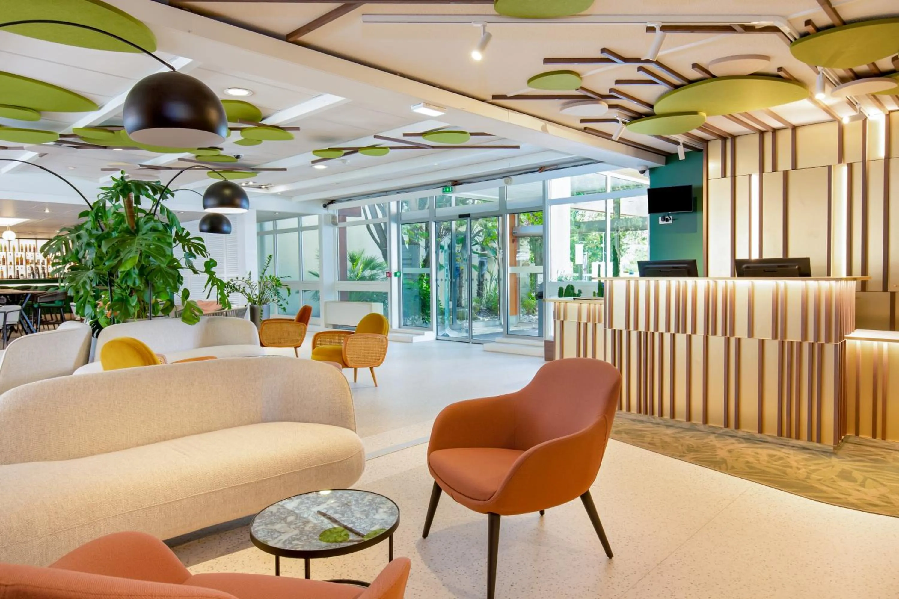 Lobby or reception in Novotel Aix-en-Provence Beaumanoir