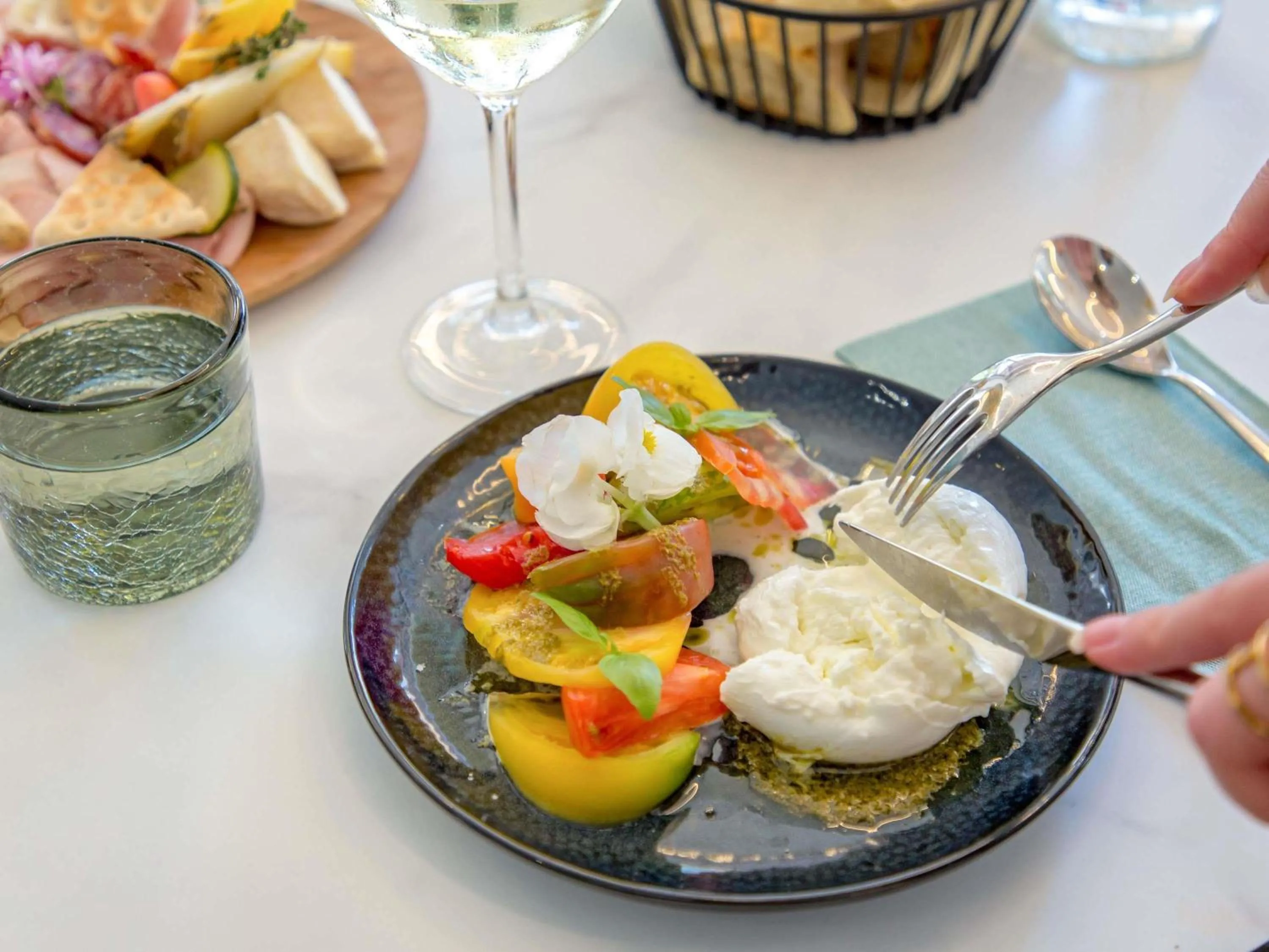 Restaurant/places to eat in Mercure Aix en Provence Beaumanoir