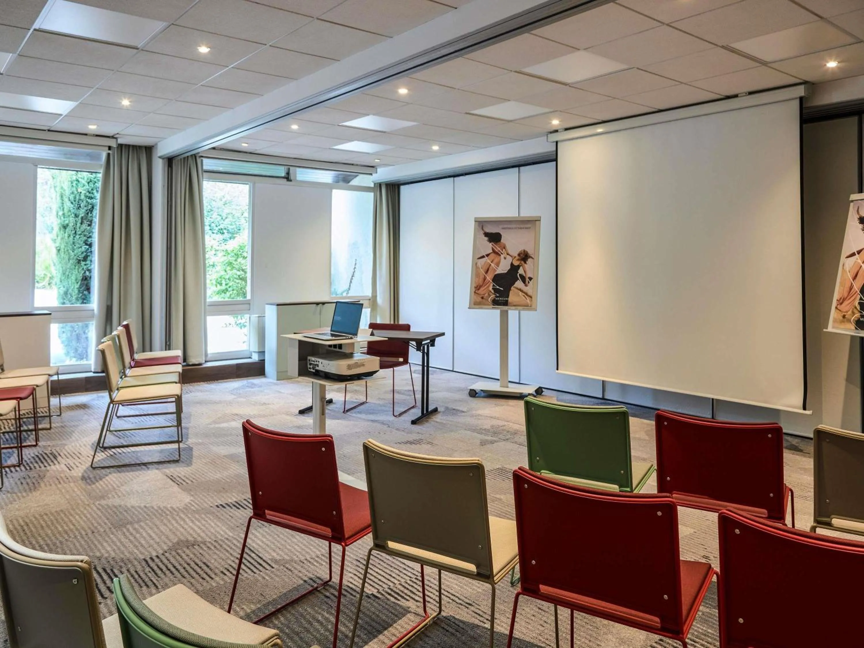 Meeting/conference room in Mercure Aix en Provence Beaumanoir