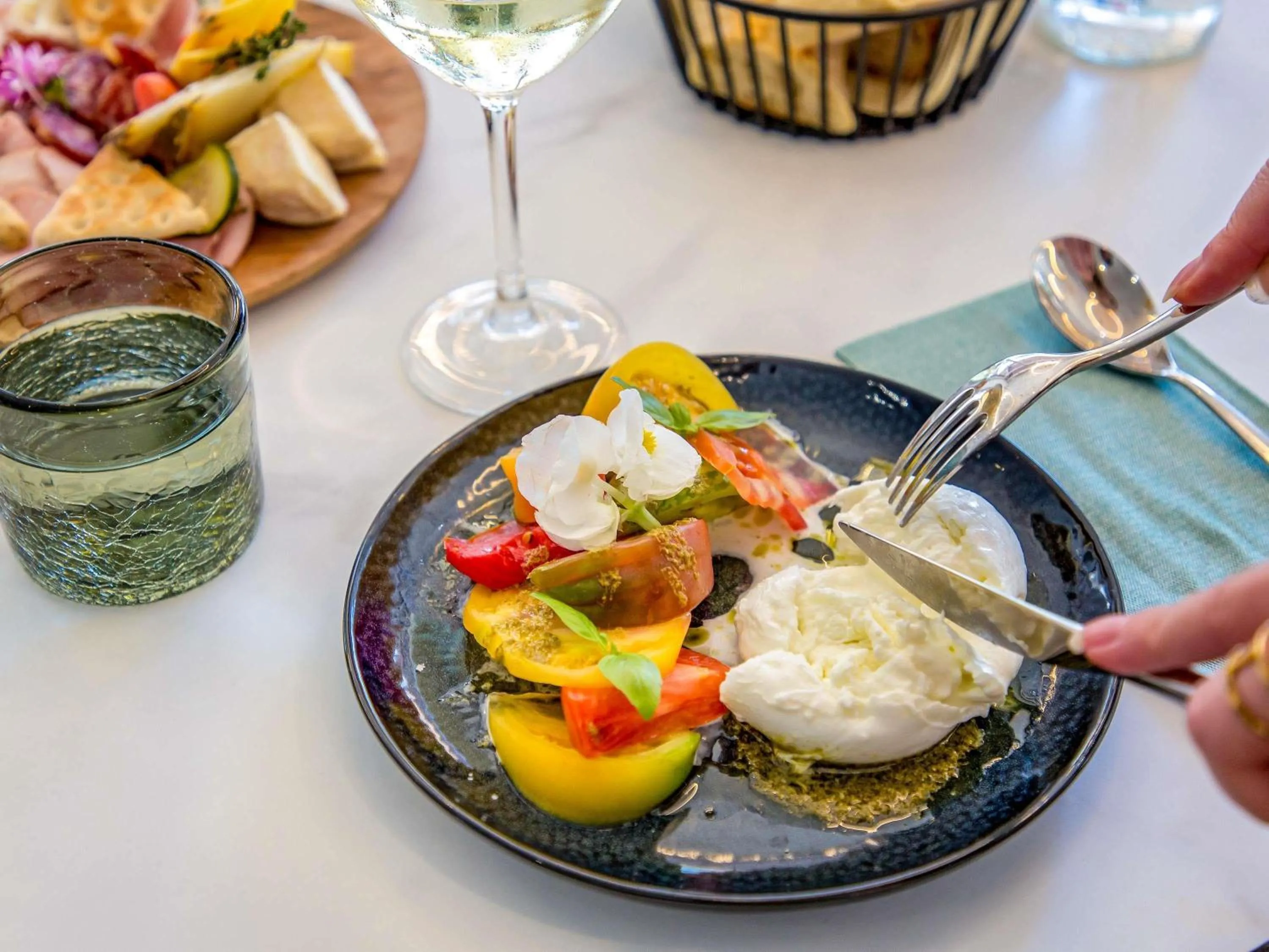 Restaurant/places to eat in Mercure Aix en Provence Beaumanoir