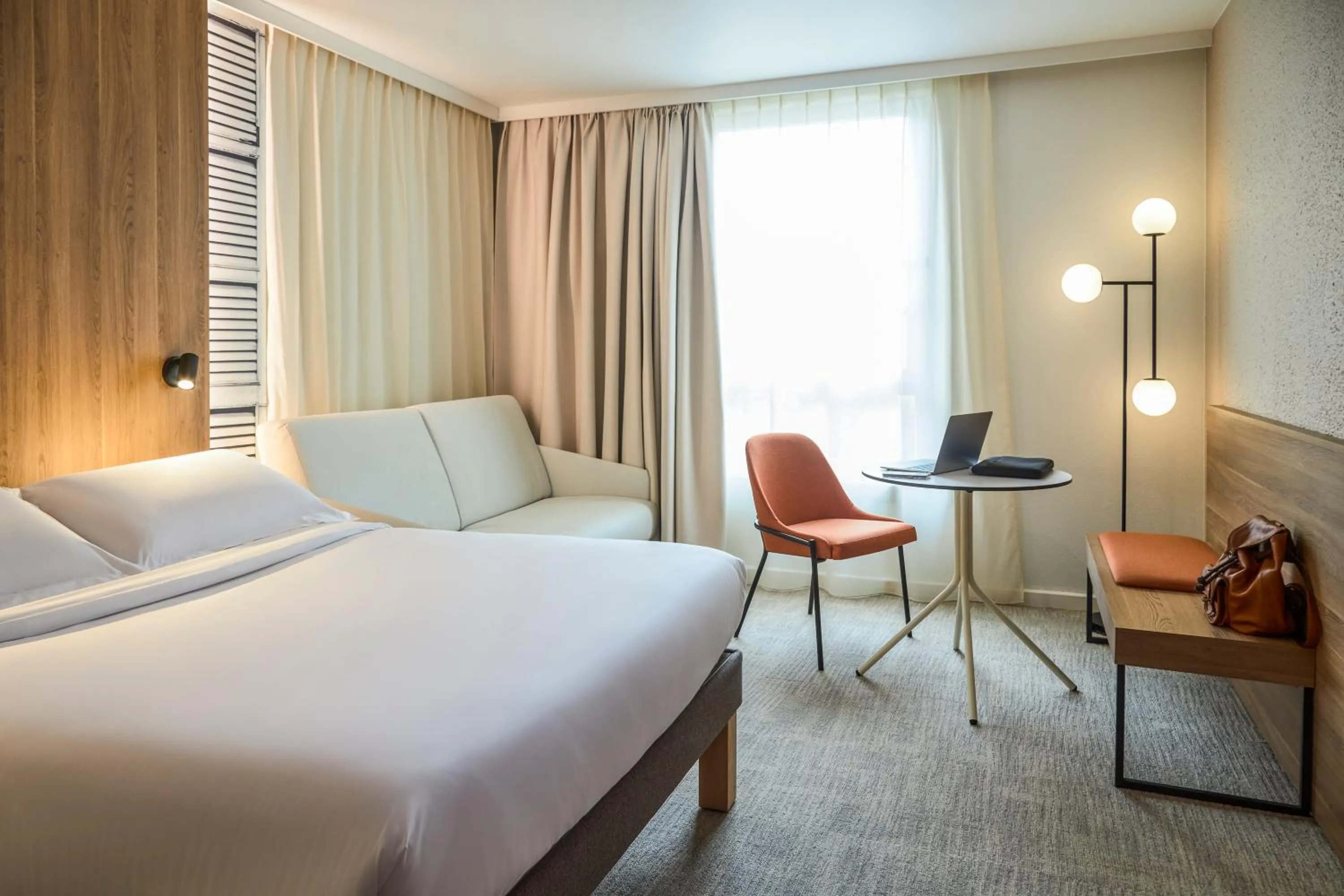 Bedroom, Bed in Mercure Aix en Provence Beaumanoir