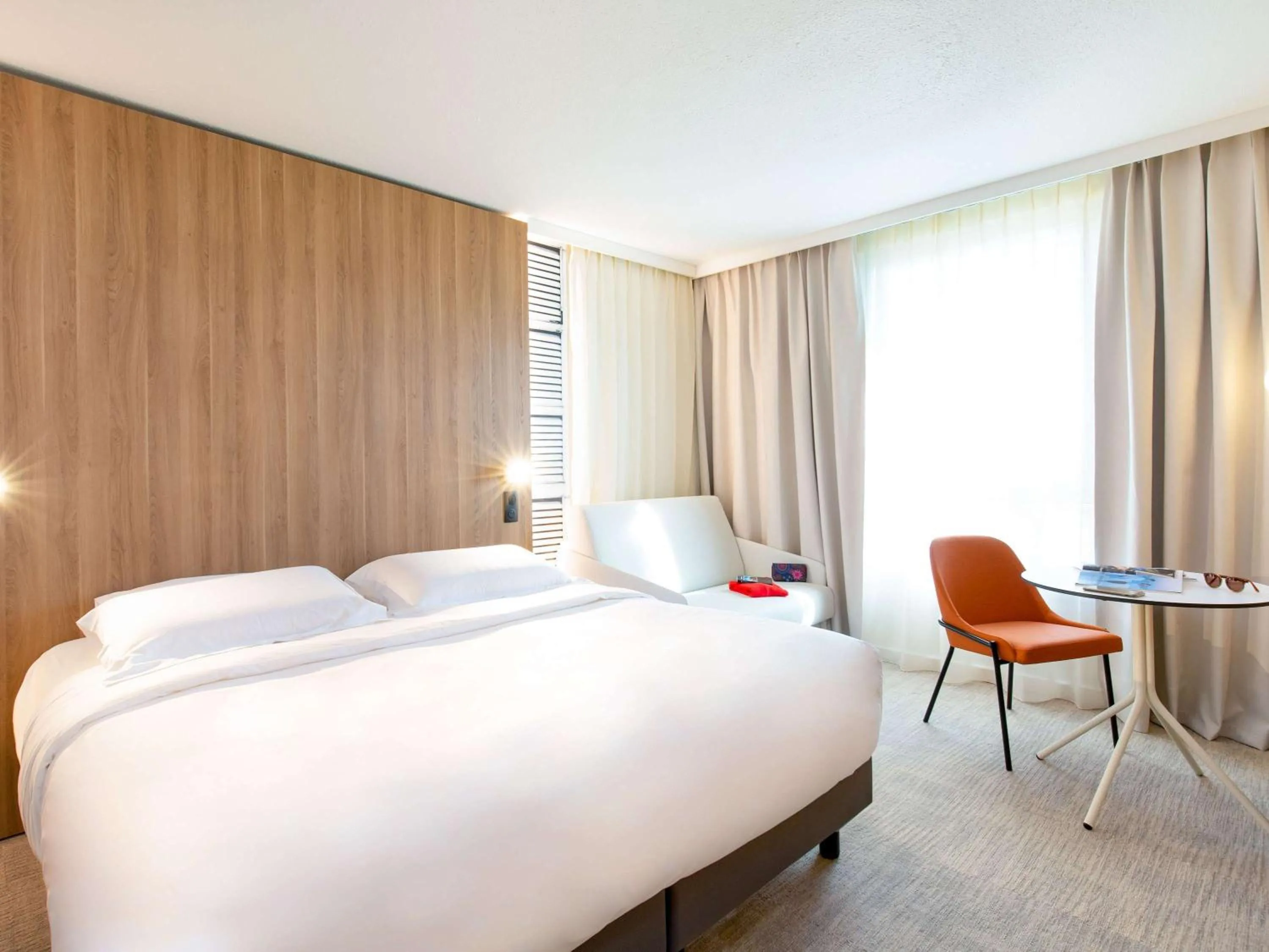 Bed in Novotel Aix-en-Provence Beaumanoir