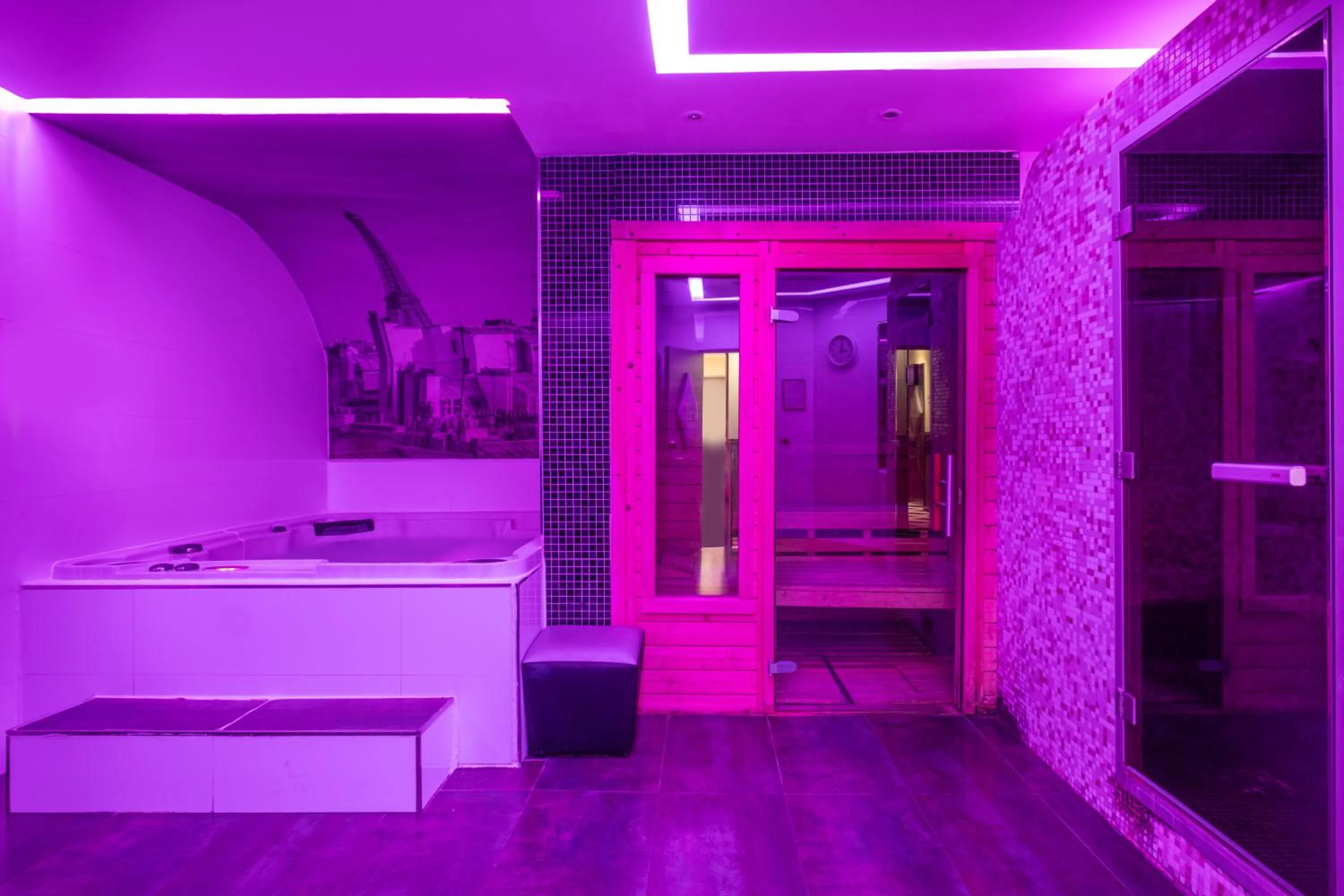 Spa and wellness centre/facilities in L'Empire Paris - Louvre