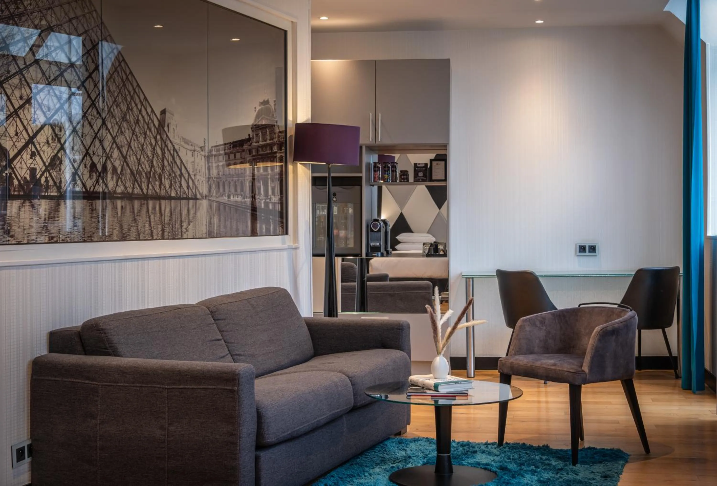 Bedroom in L'Empire Paris - Louvre