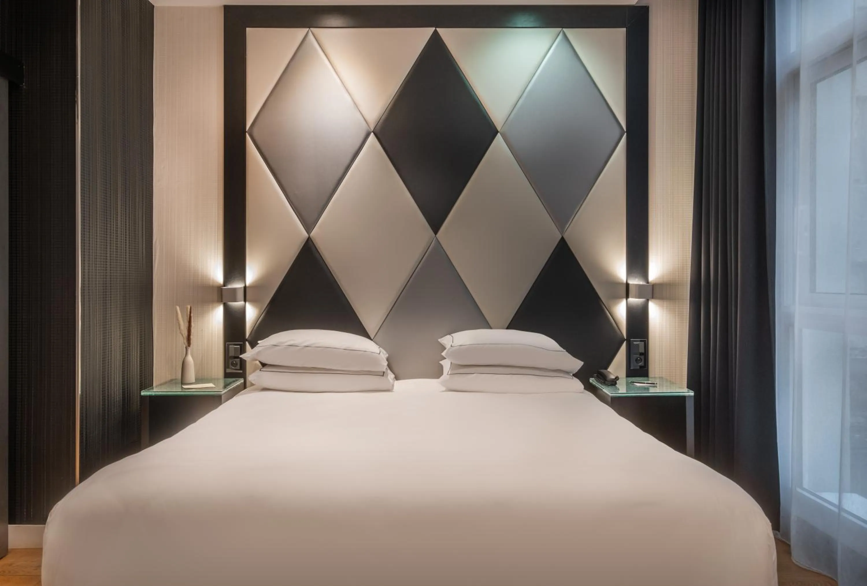 Bedroom, Bed in L'Empire Paris - Louvre