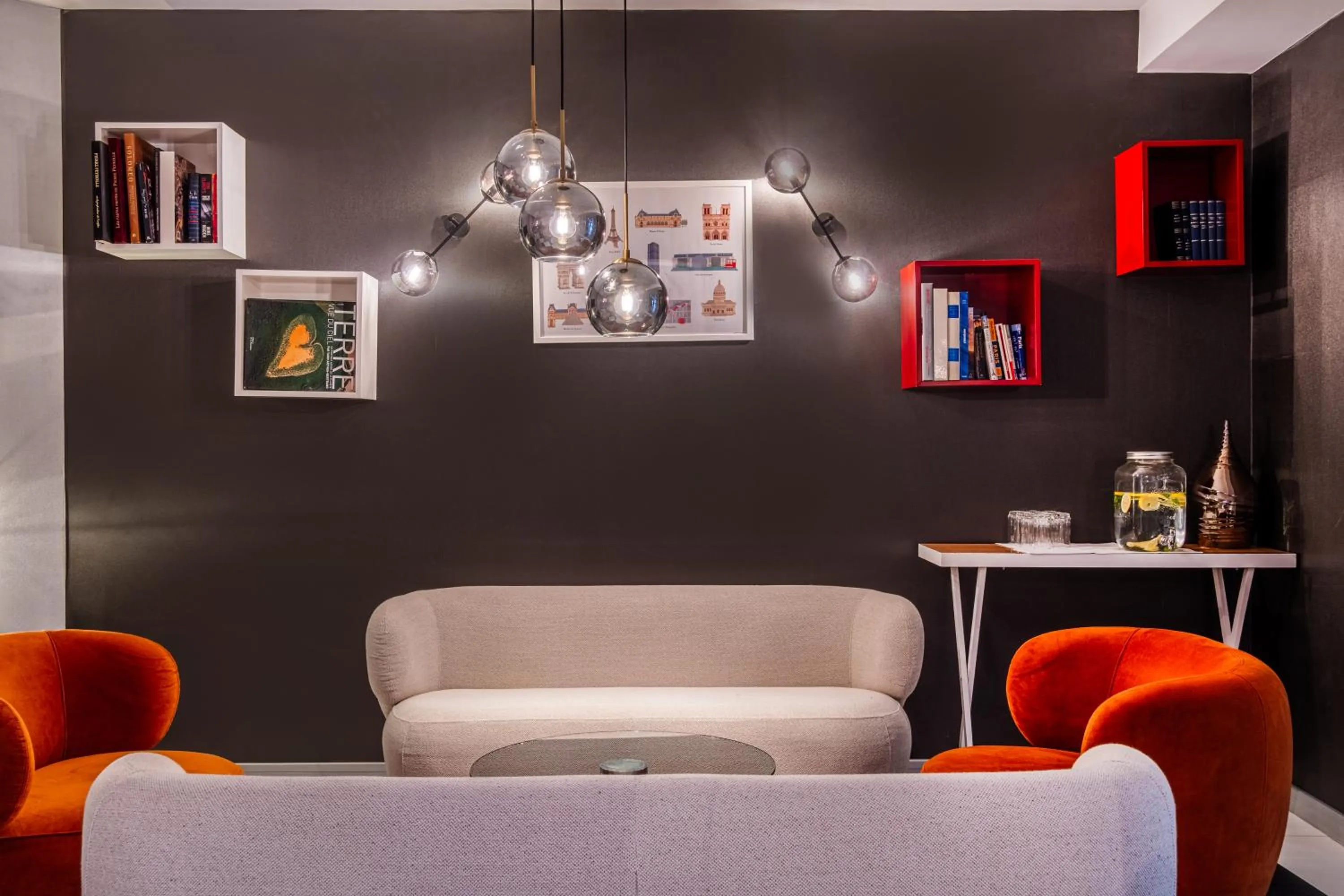 Living room in L'Empire Paris - Louvre