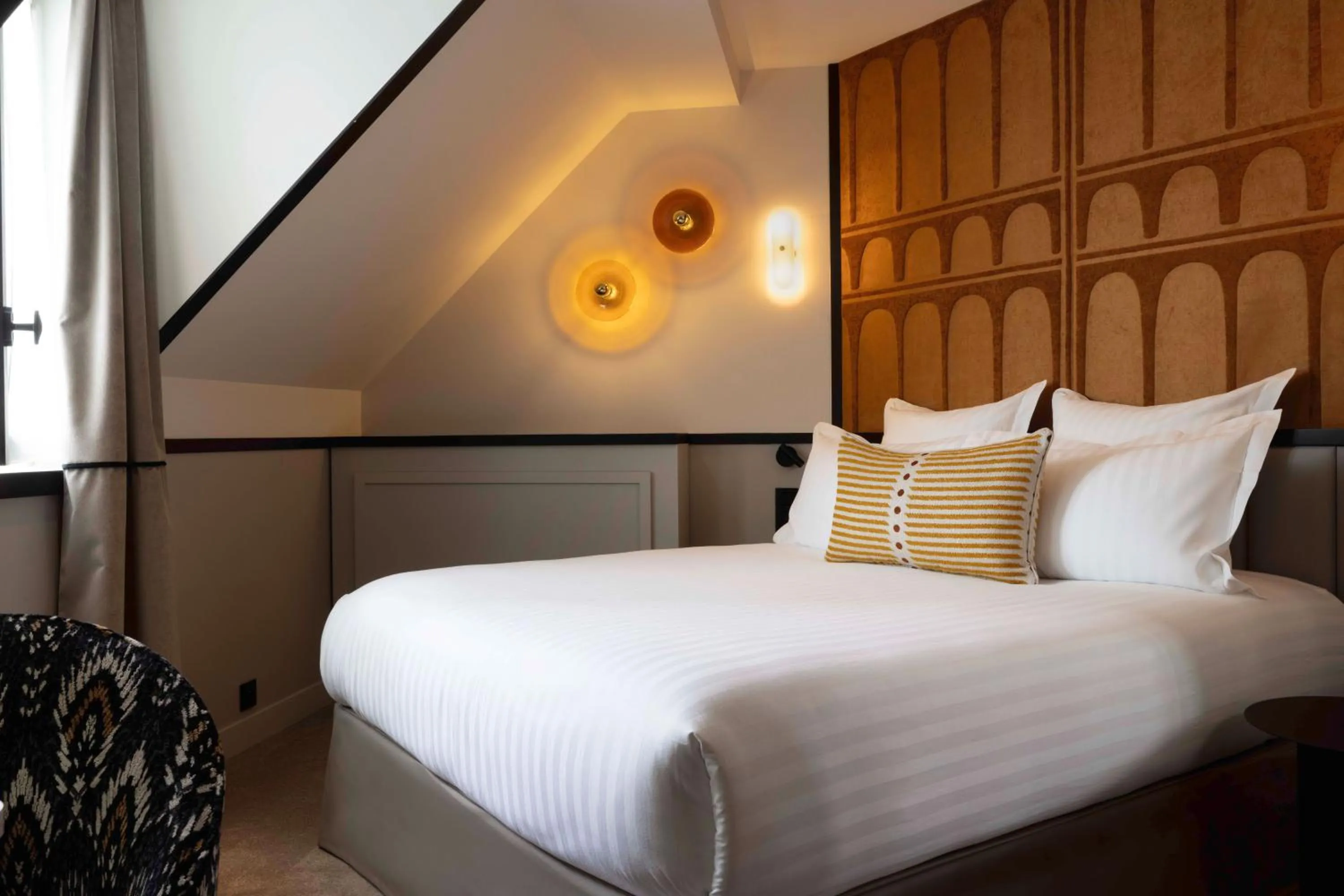 Bed in Hotel Grand Coeur Latin