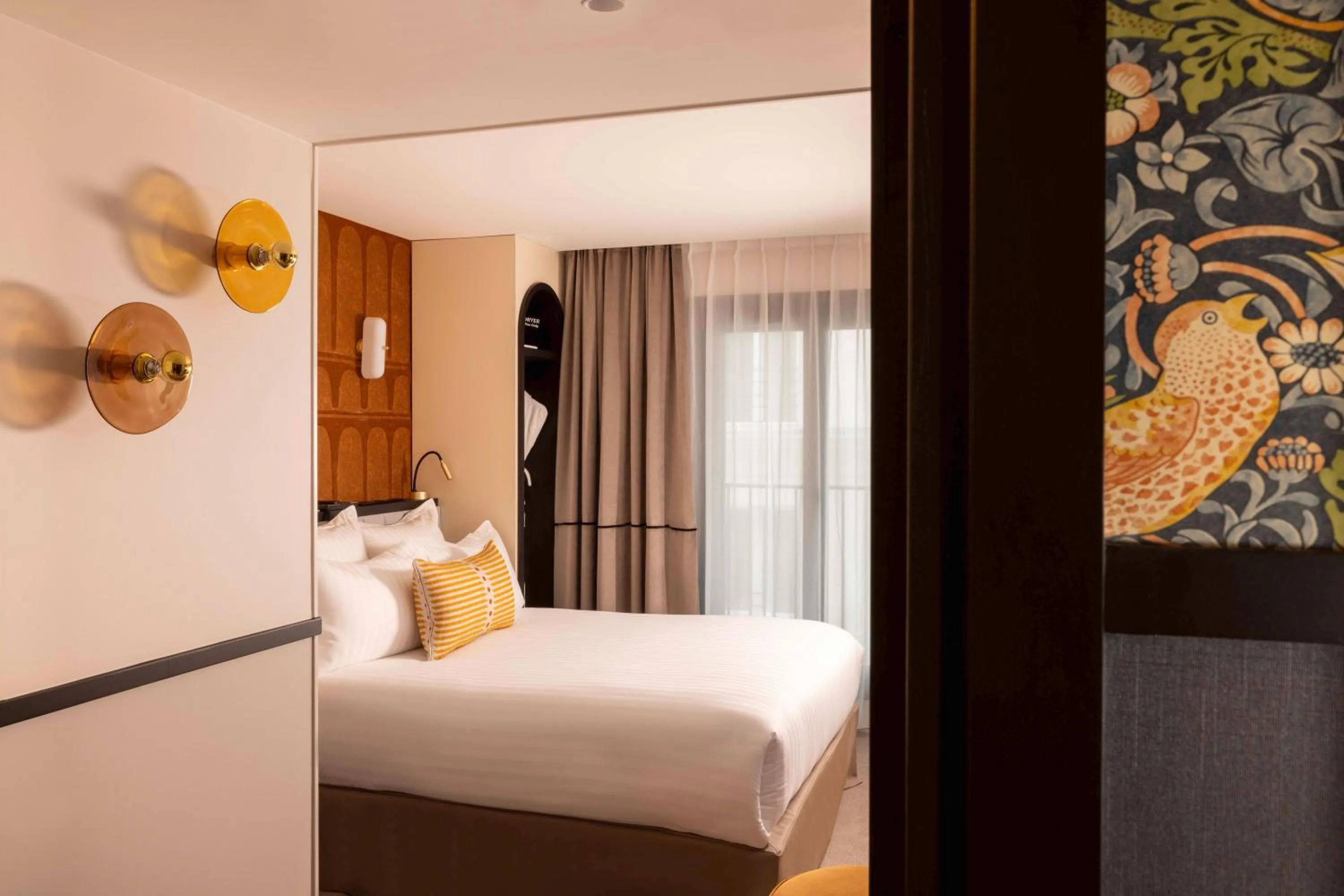 Bed in Hotel Grand Coeur Latin