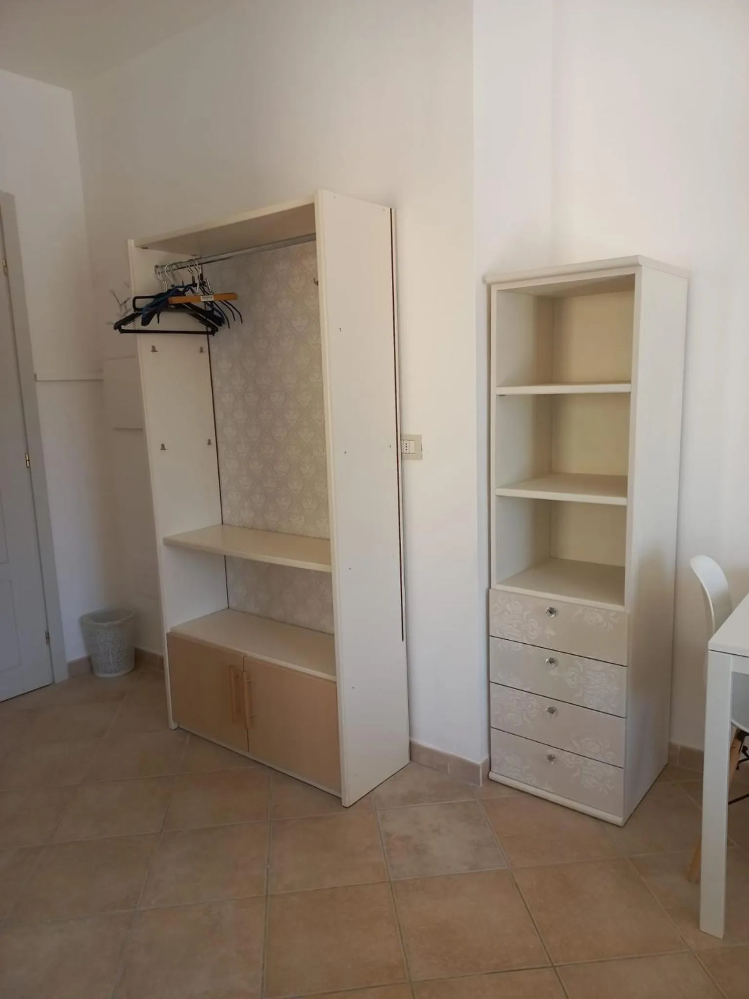 hair dresser in B&B Villa Orchidea