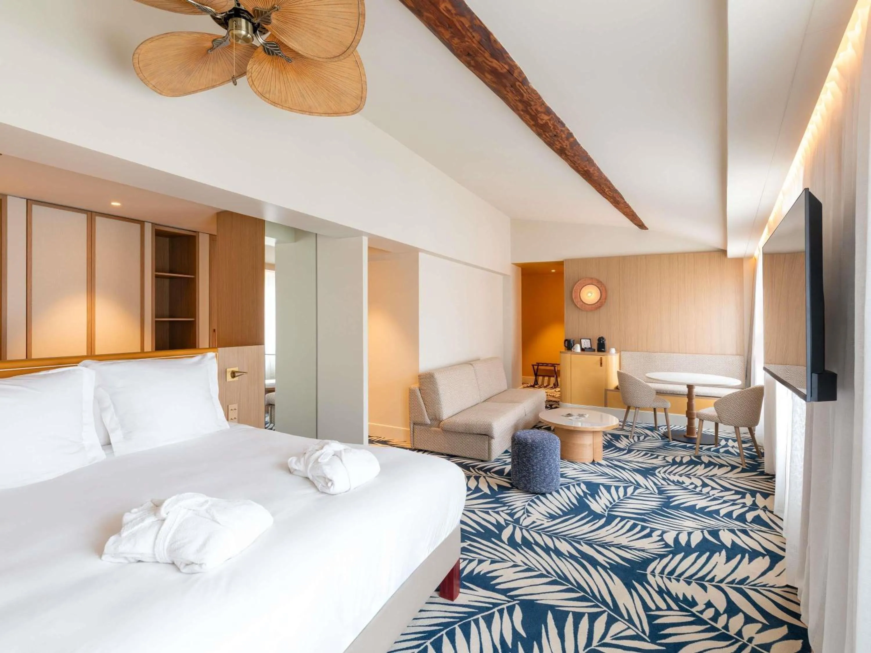 Bedroom, Bed in Grand Hotel Beauvau Marseille Vieux-Port - MGallery Collection