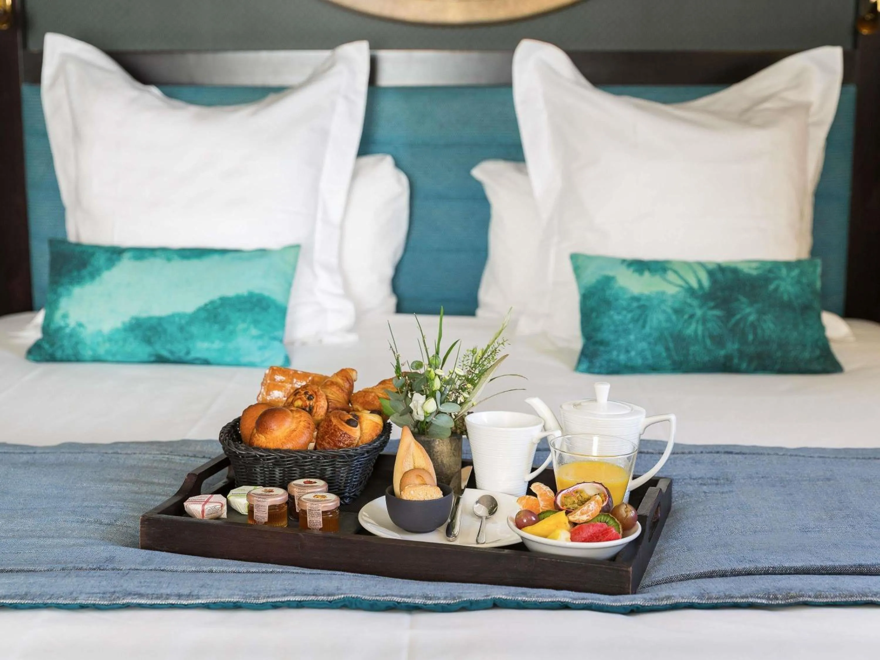 Breakfast, Bed in Grand Hotel Beauvau Marseille Vieux-Port - MGallery Collection