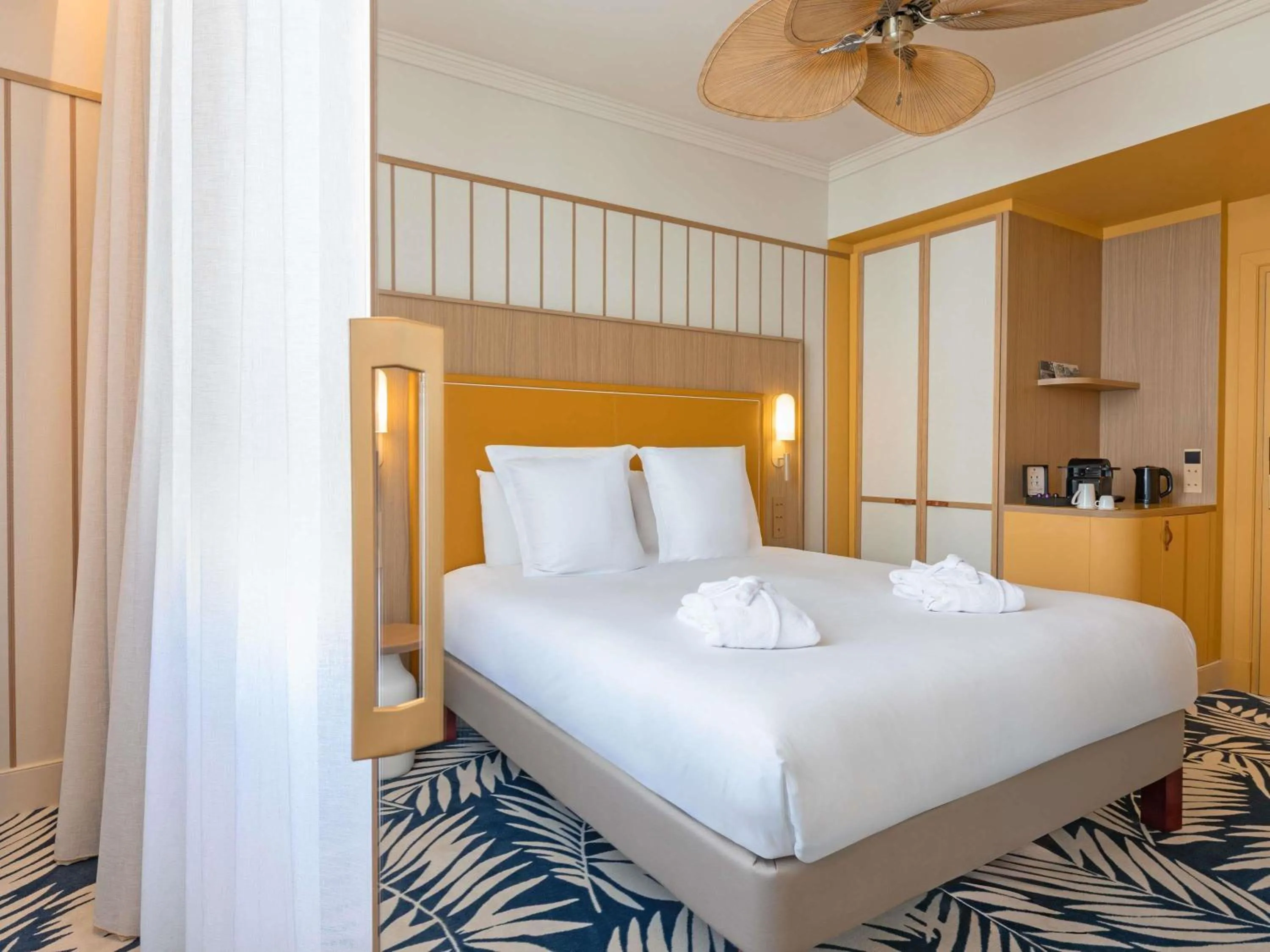 Bedroom, Bed in Grand Hotel Beauvau Marseille Vieux-Port - MGallery Collection