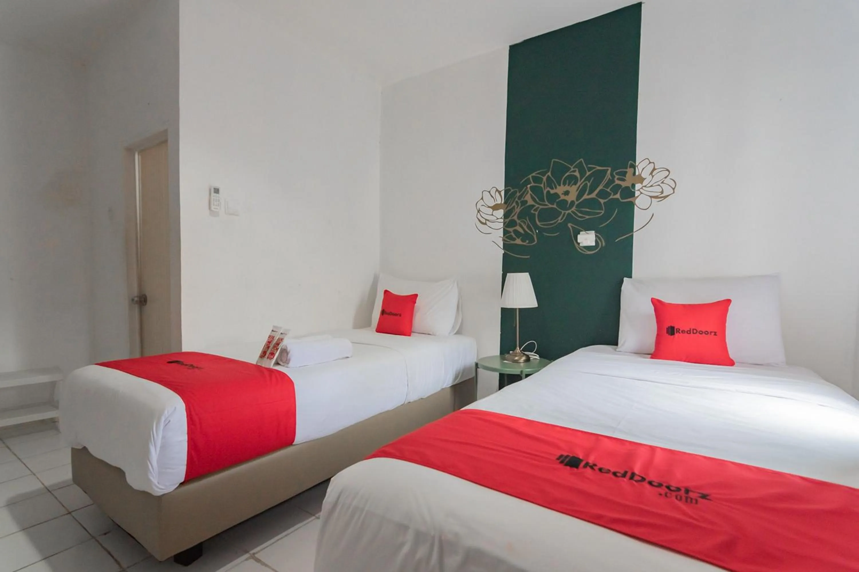 Bed in RedDoorz At Sani Guest House Balikpapan