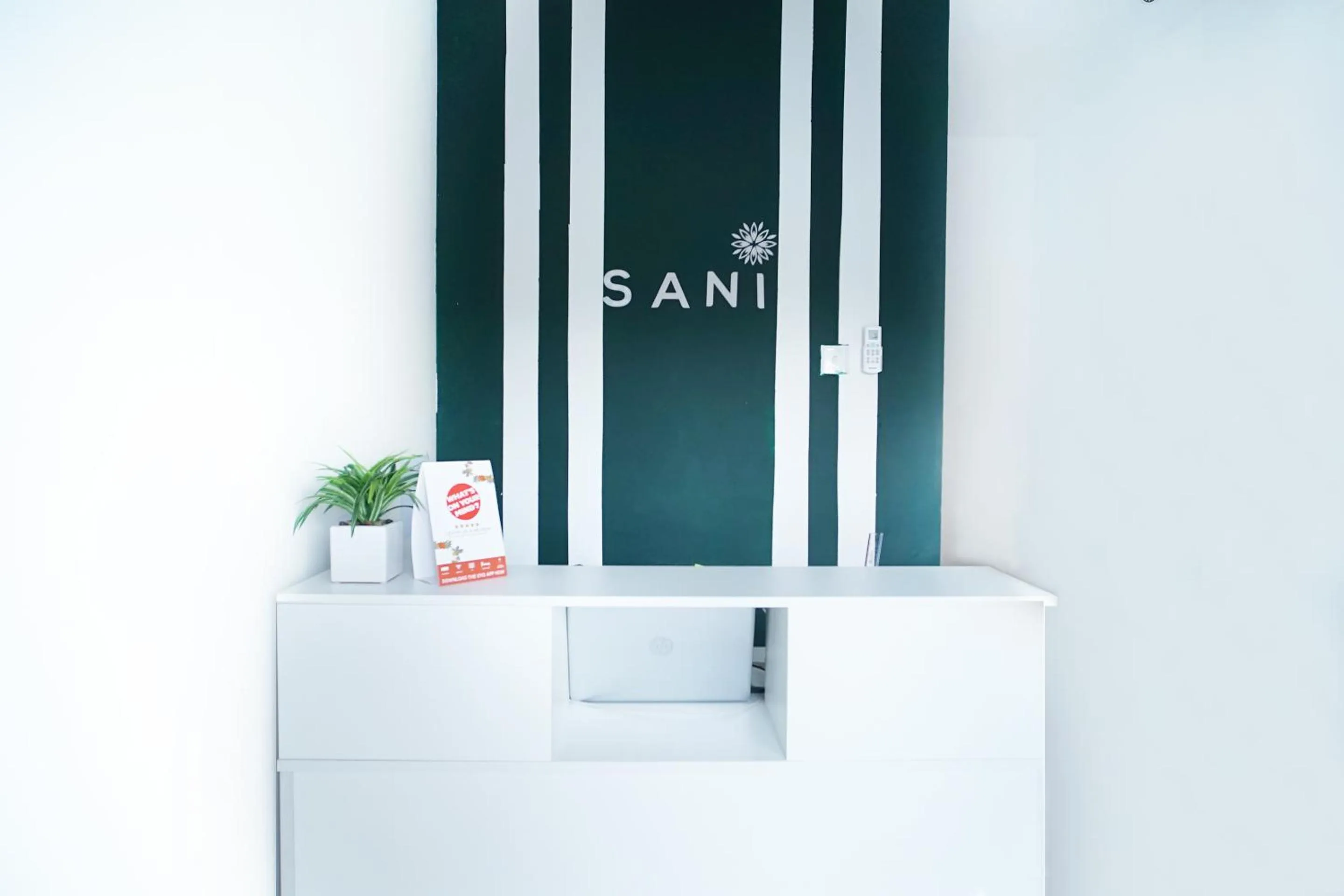 Facade/entrance in RedDoorz At Sani Guest House Balikpapan