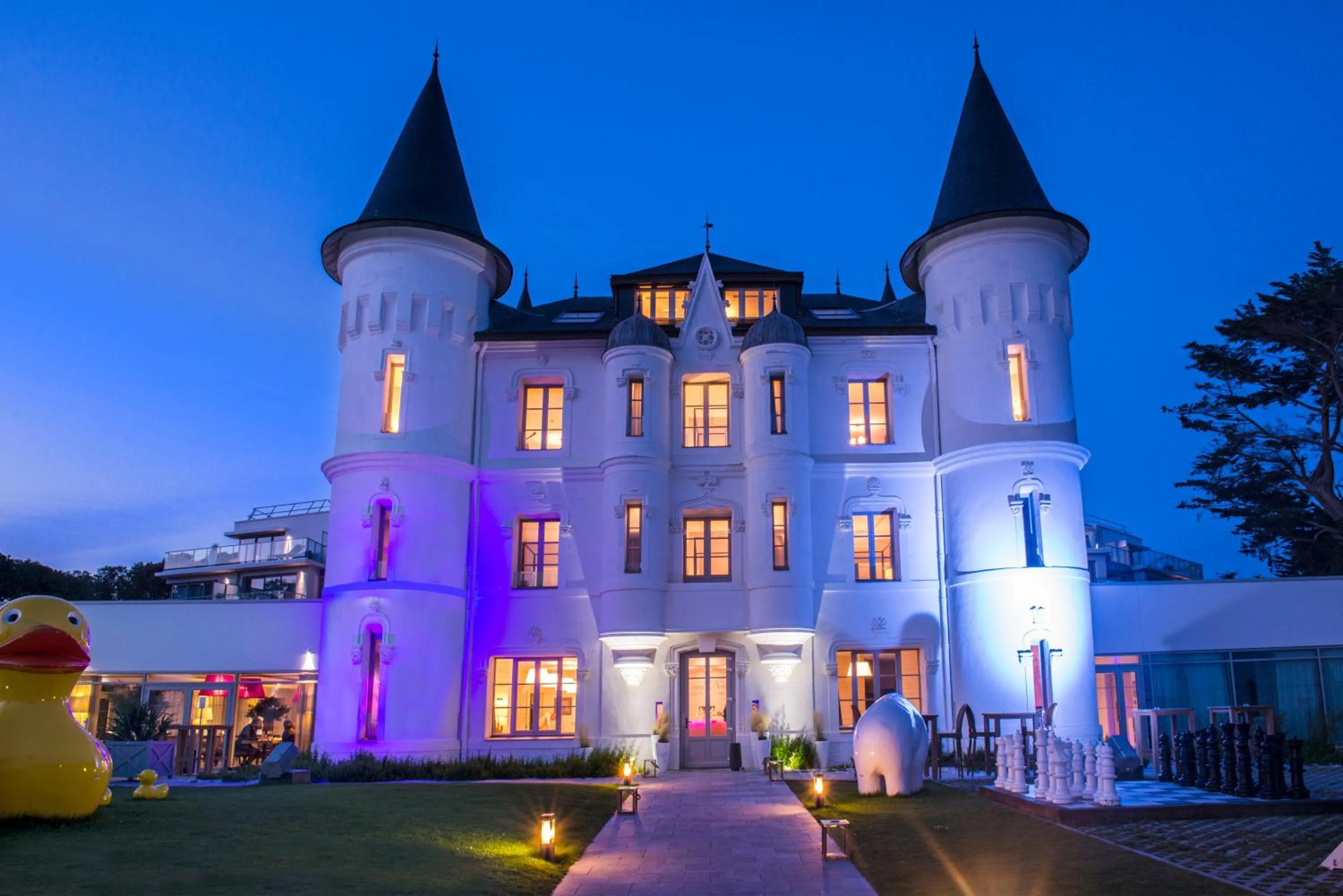 Facade/entrance in Hôtel Château des Tourelles - Relais Thalasso & Spa