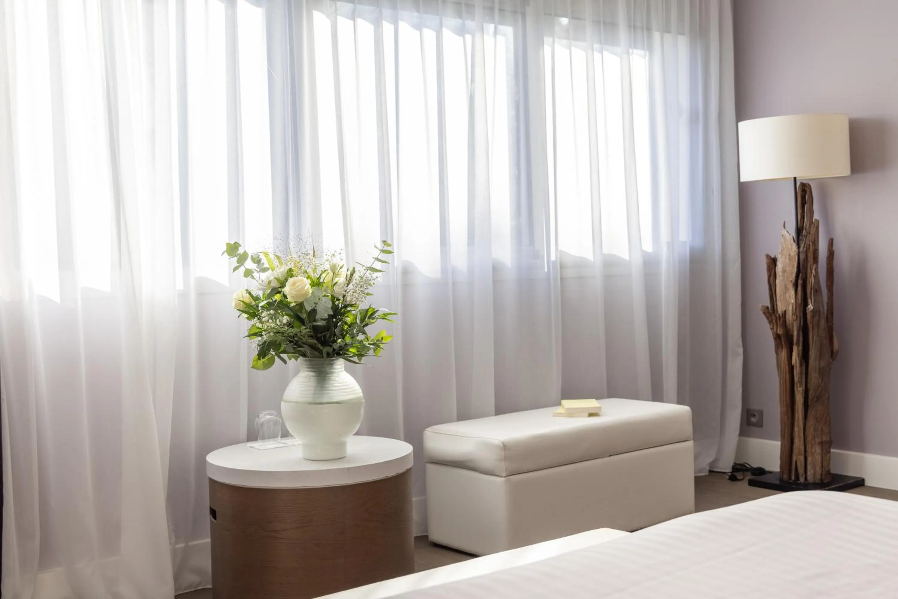 Seating area, Bed in Hôtel Château des Tourelles - Relais Thalasso & Spa